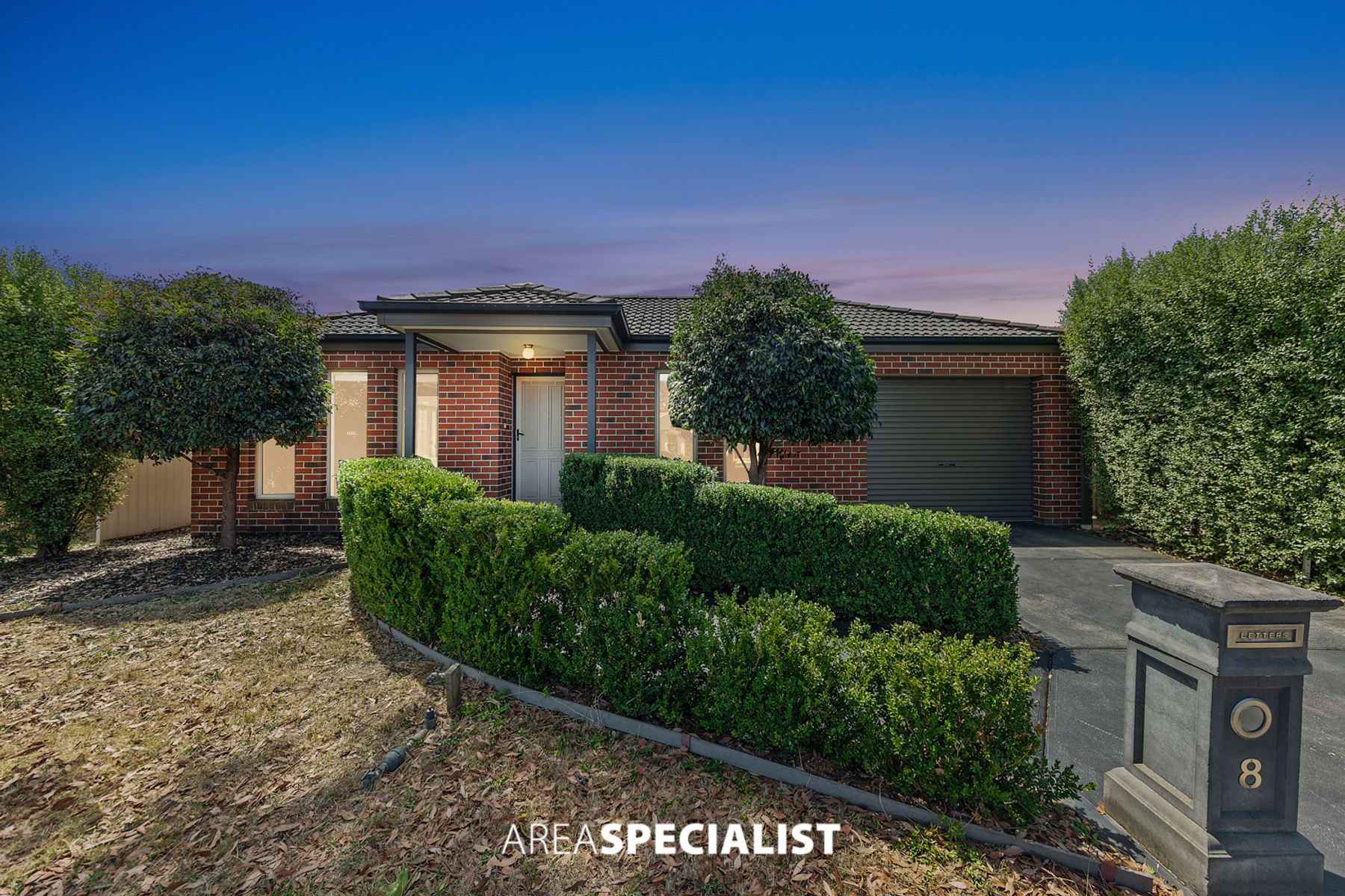 8 Wonboyn Close, Pakenham, VIC 3810, Pakenham - Thumbnail 2