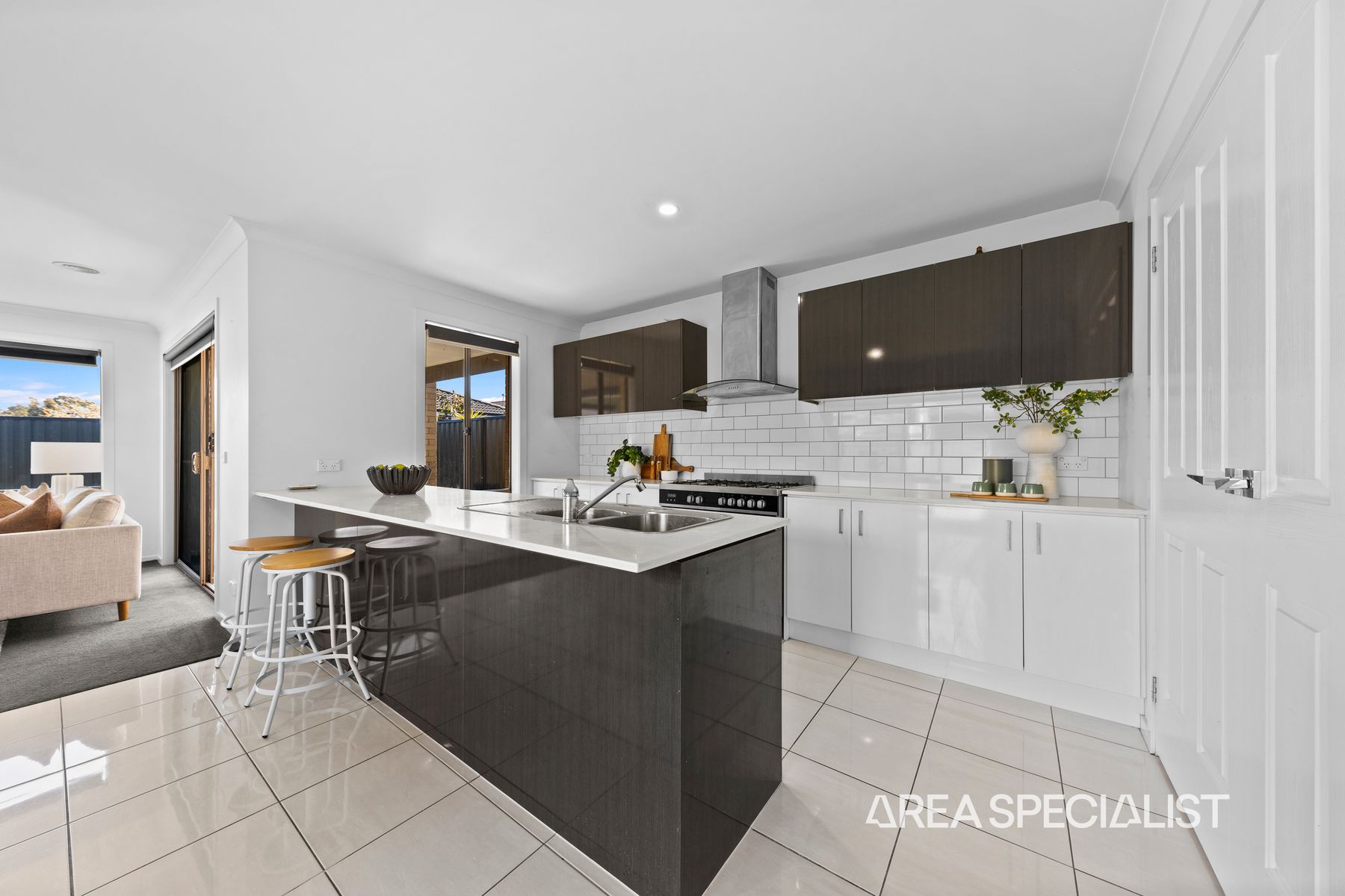 74 Pinnacle Drive, Pakenham, VIC 3810, Pakenham - Thumbnail 3