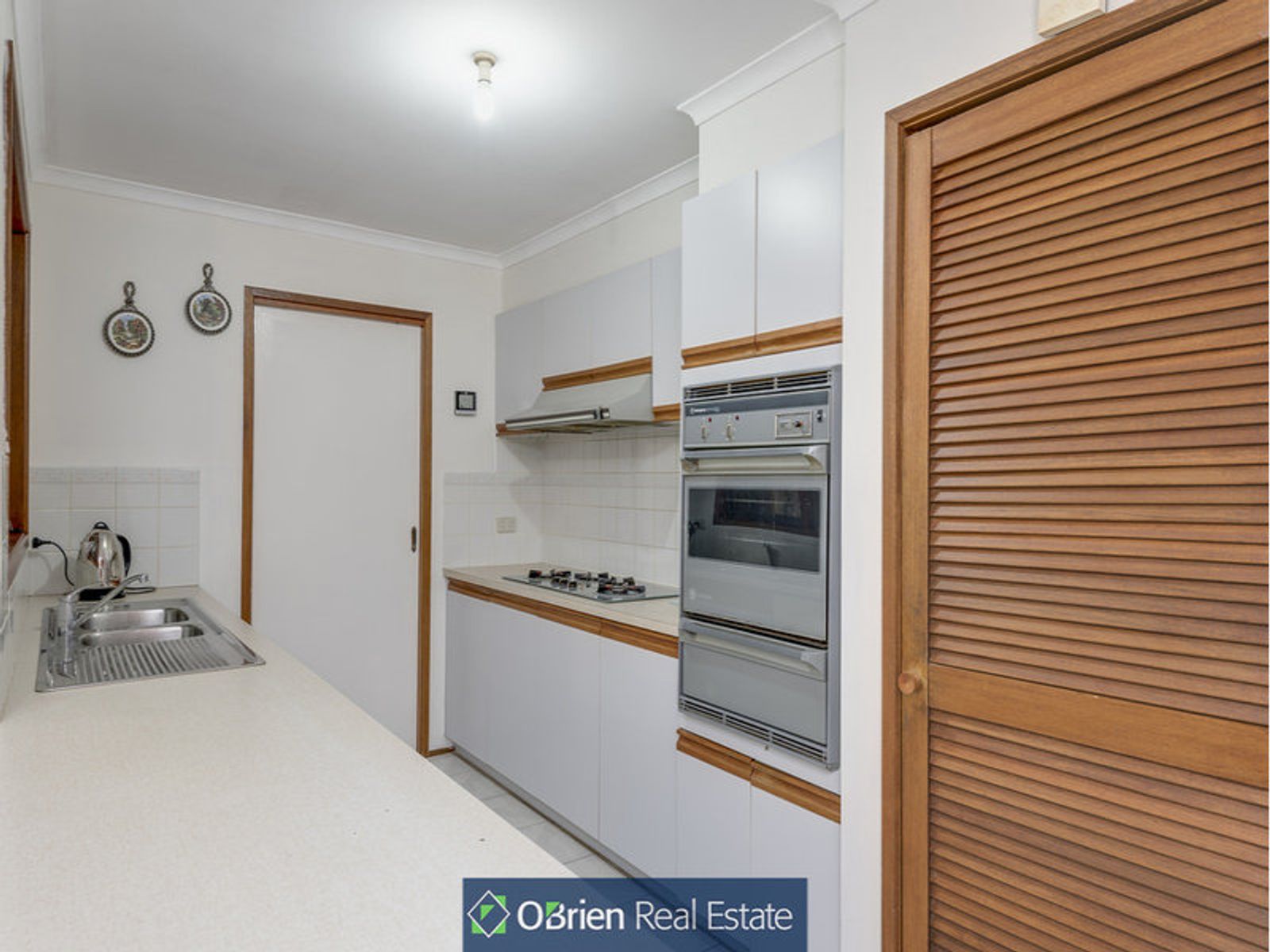 16 Nareen Avenue, Endeavour Hills, VIC 3802, Endeavour Hills - Thumbnail 3