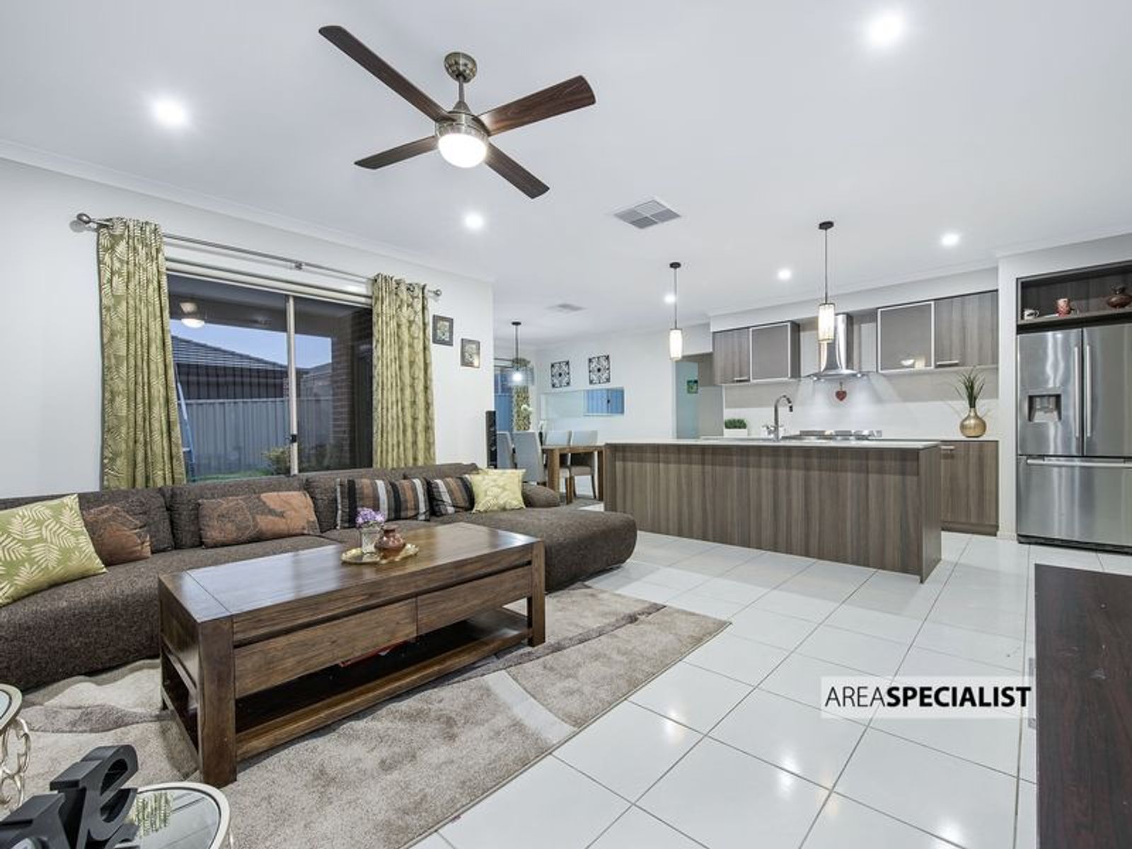 33 TANKARD DRIVE, Cranbourne East, VIC 3977, Cranbourne East - Thumbnail 3