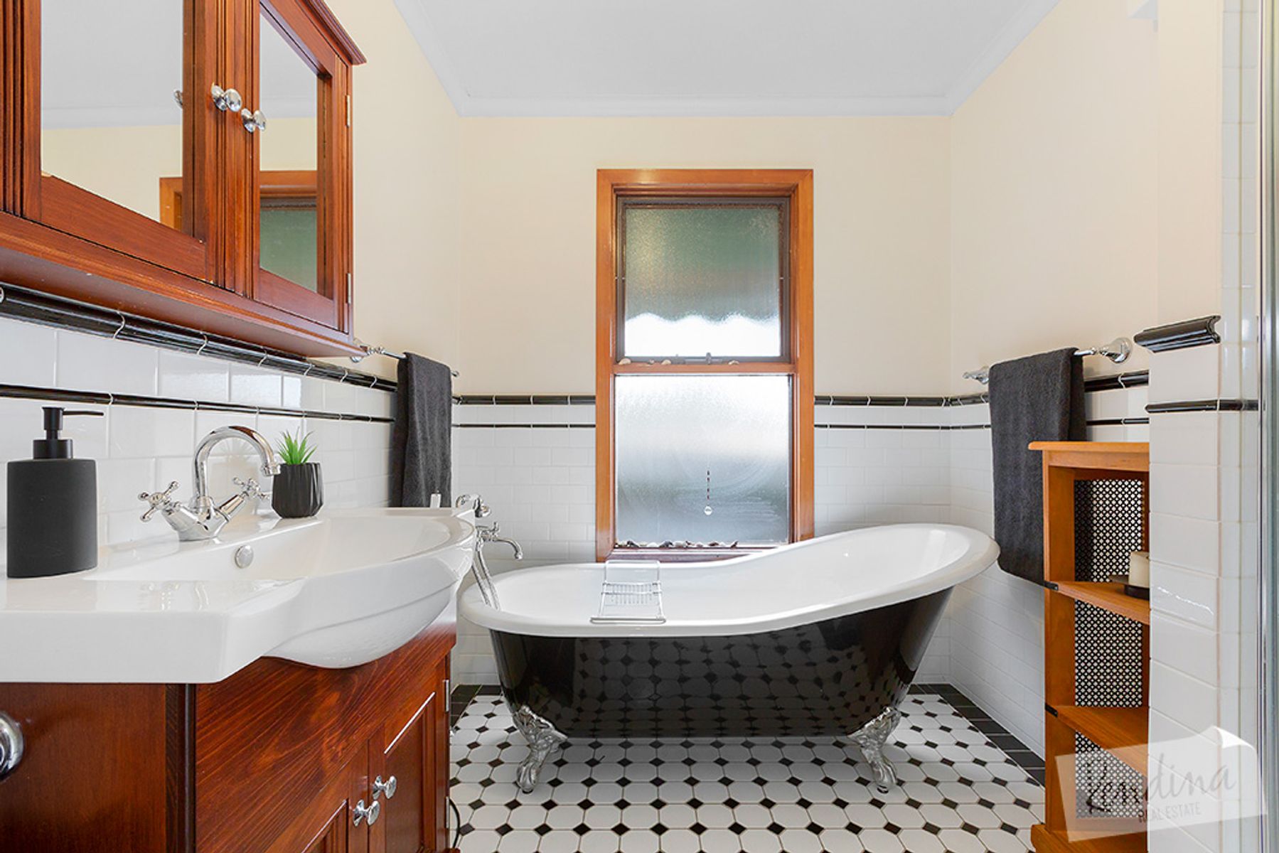 1 McCracken Street, Kensington - Thumbnail 8