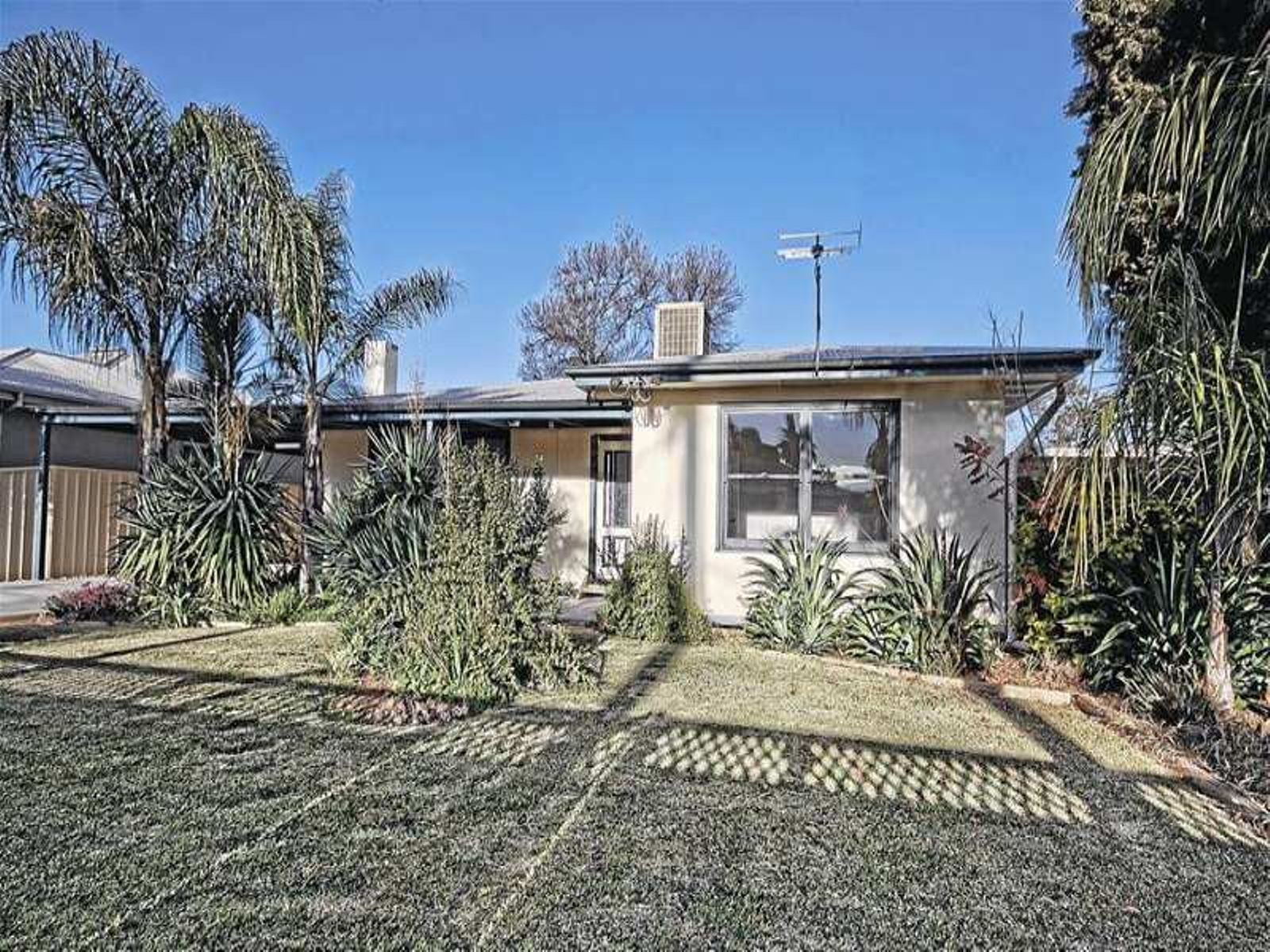 10 Logan Avenue, Mildura - Image 1