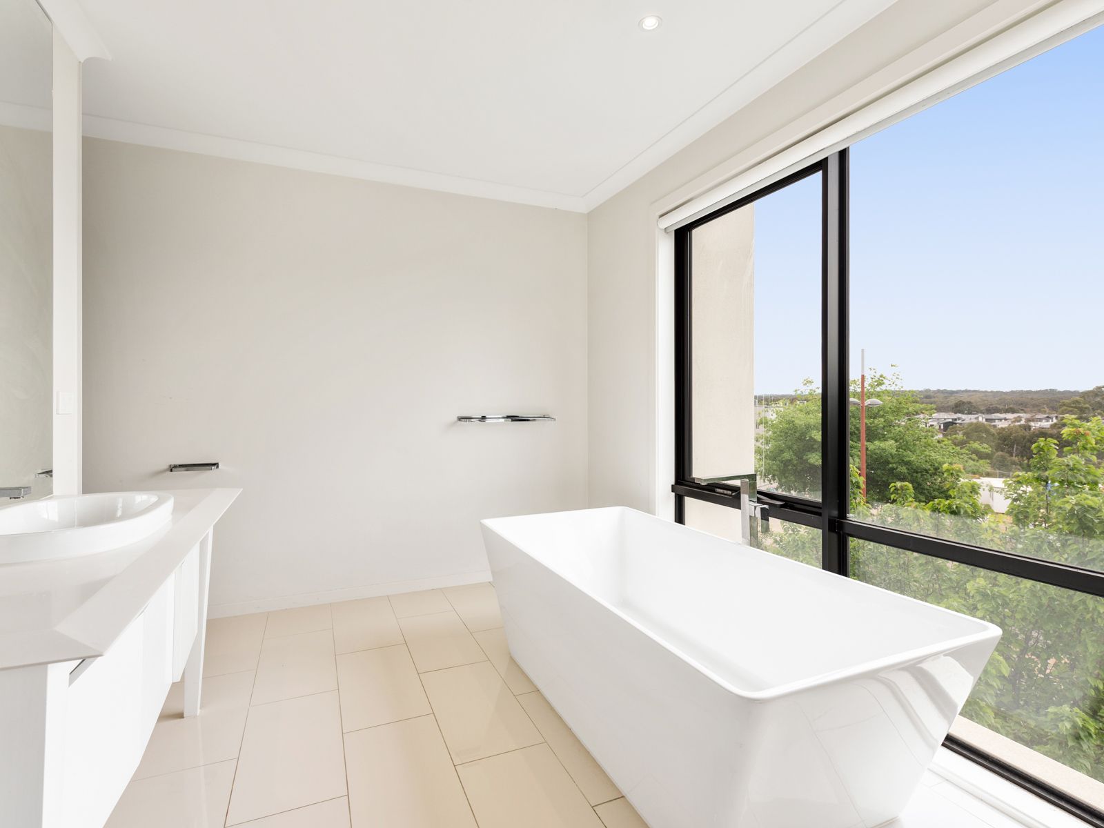 23 Manchester Crescent, Bundoora, VIC 3083, Bundoora - Thumbnail 3