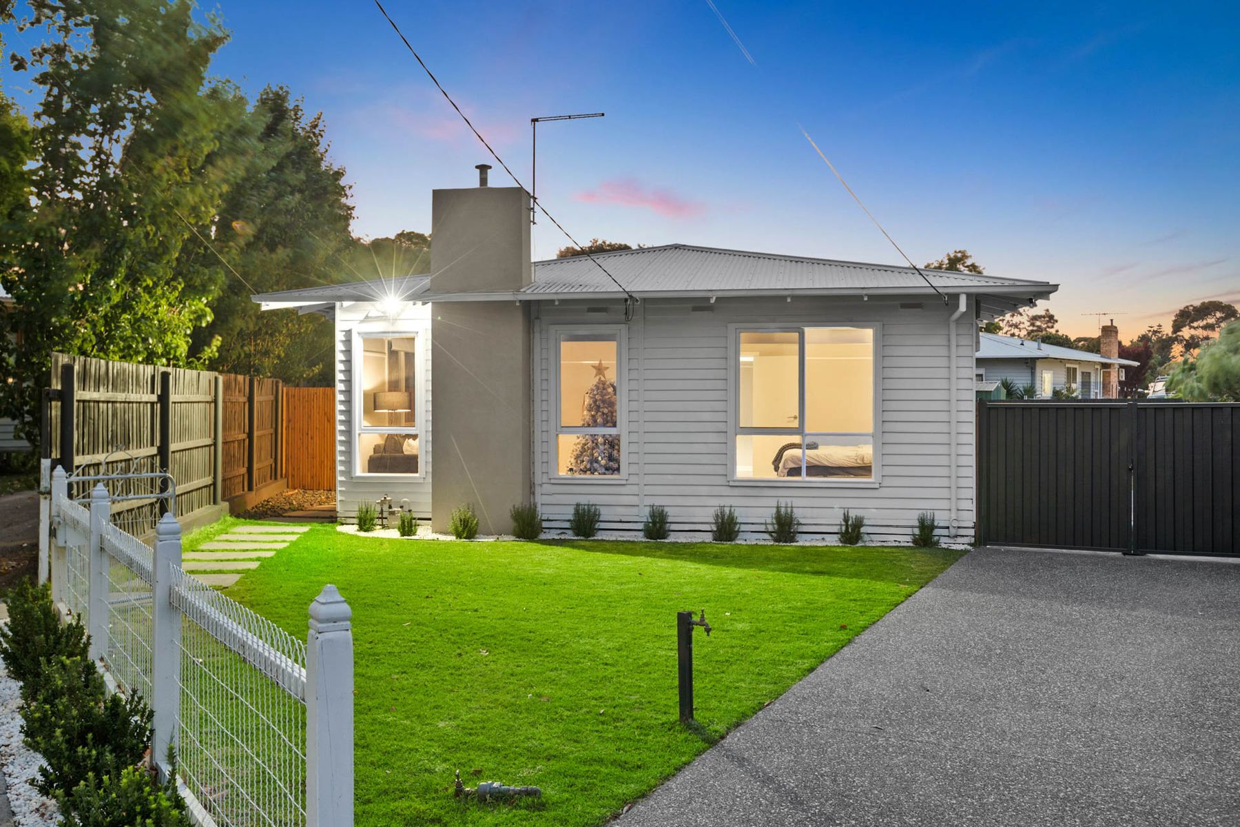 6 Glen Court, Frankston, VIC 3199, Frankston - Thumbnail 2