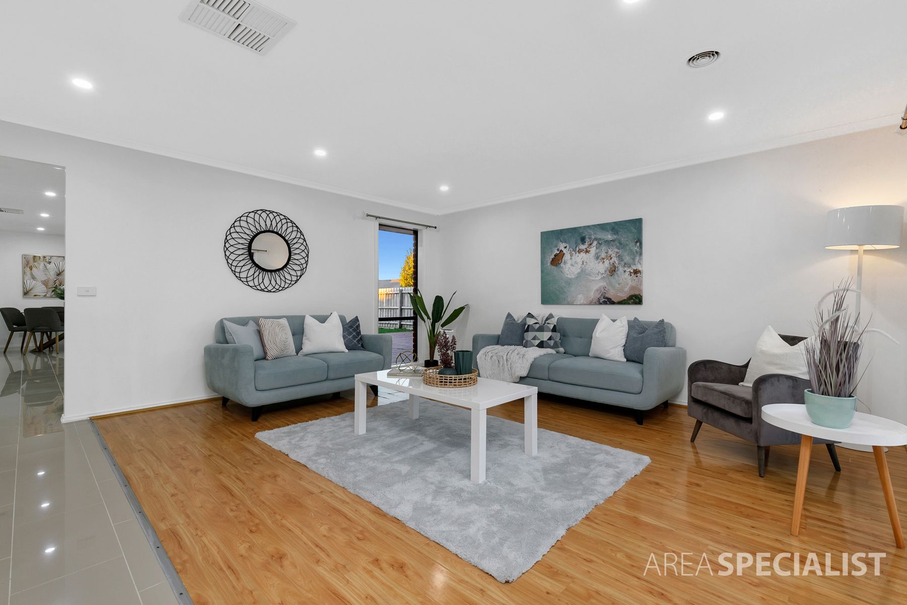 8 Parnell Court, Cranbourne West, VIC 3977, Cranbourne West - Thumbnail 2