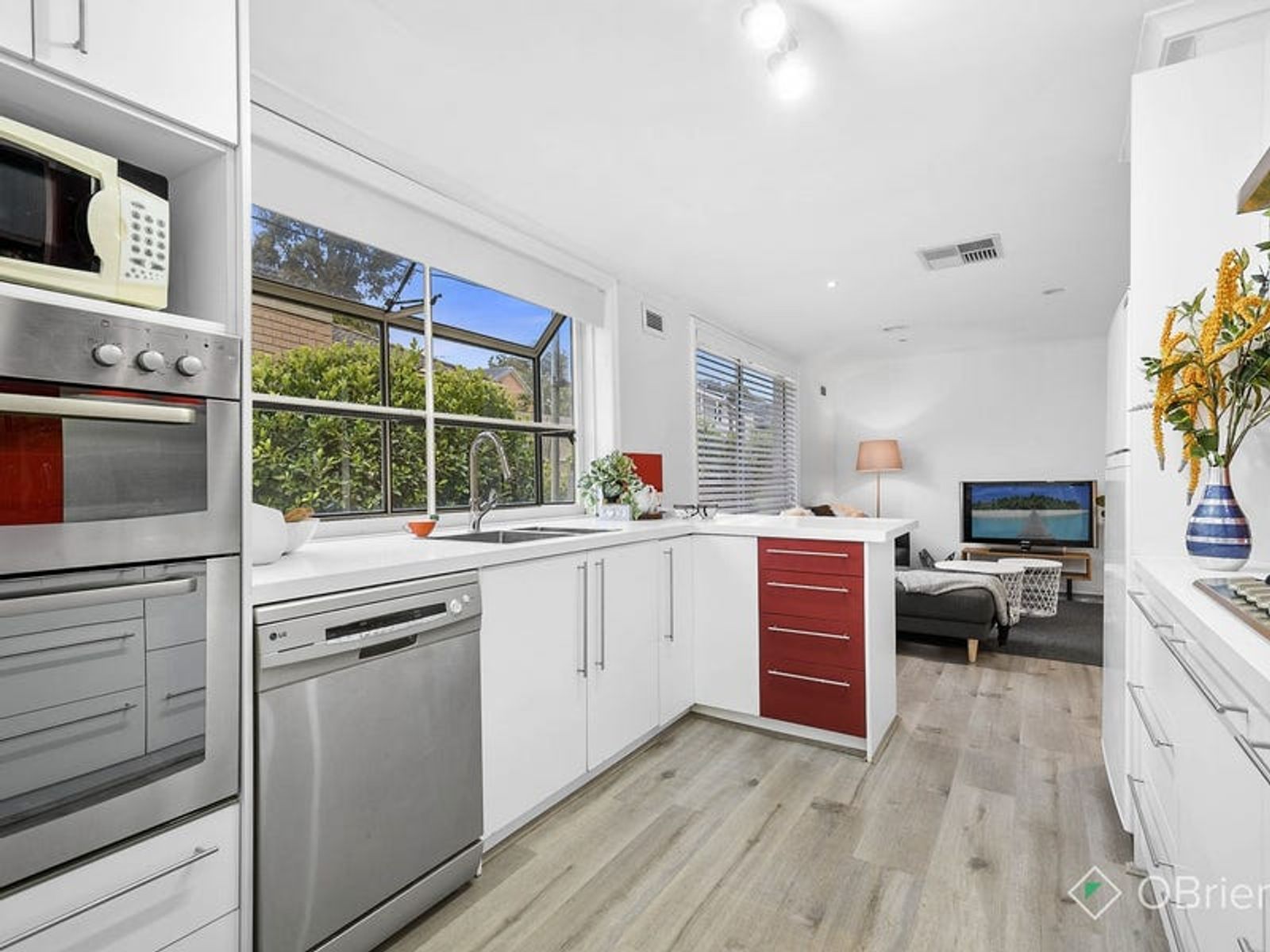 69 Charles Green Avenue, Endeavour Hills, VIC 3802, Endeavour Hills - Thumbnail 3