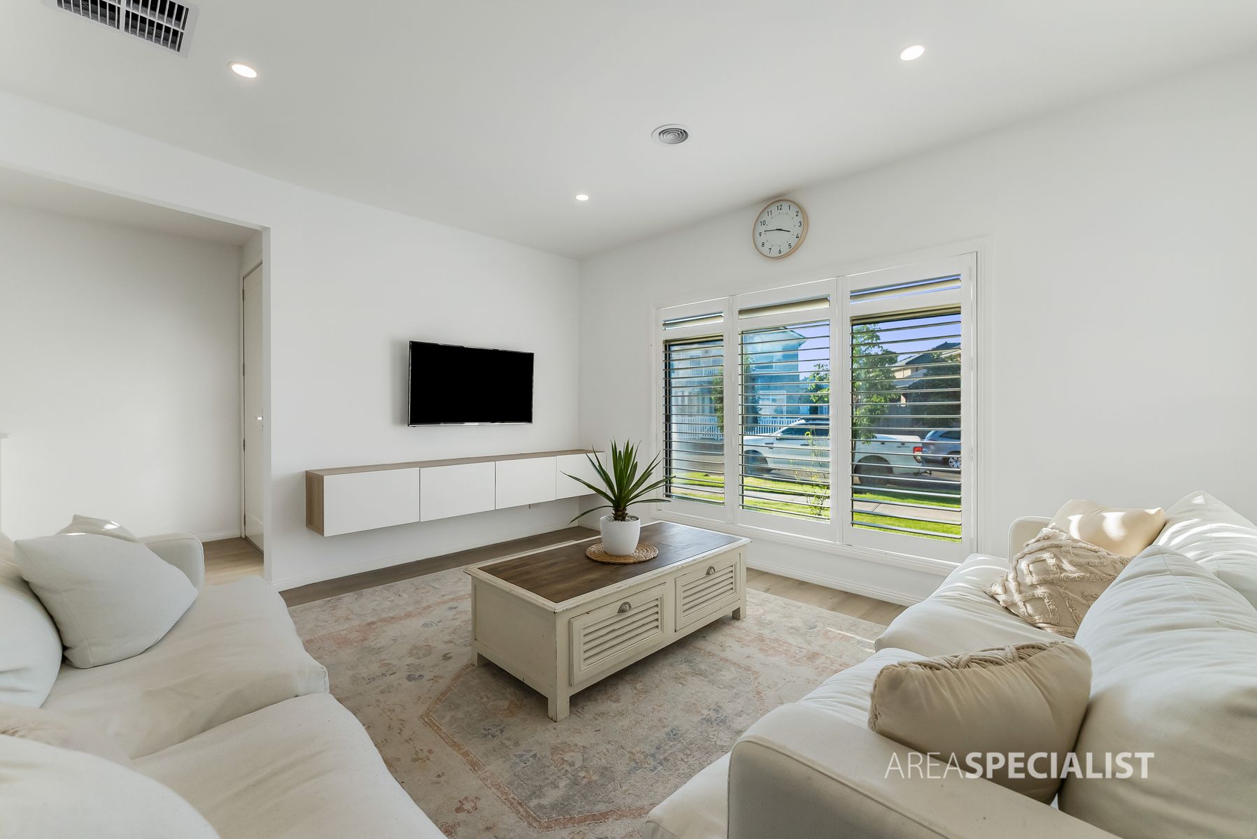 8 Sugarloaf Grove, Werribee, VIC 3030, Werribee - Thumbnail 6