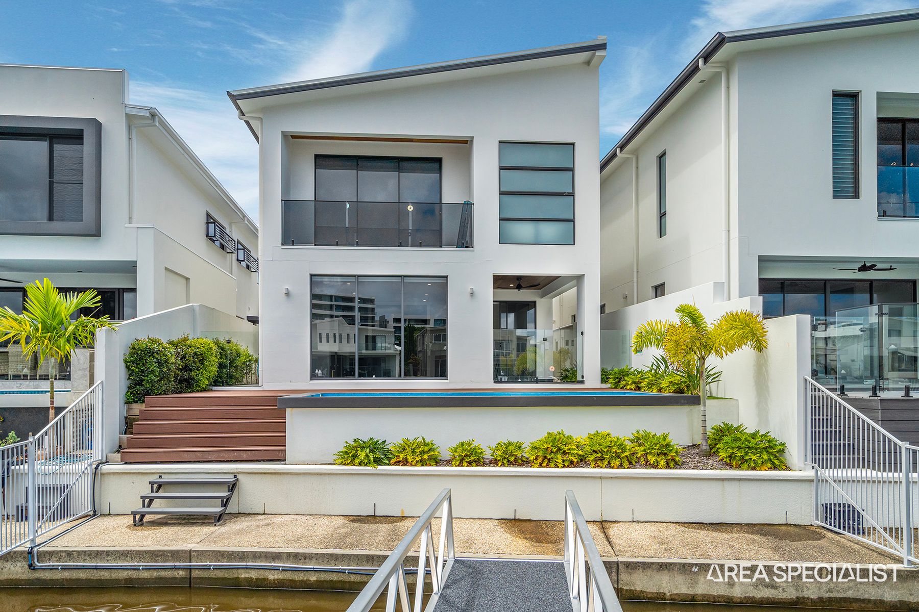 2 8 Middle Quay Dr, Biggera Waters QLD 4216, Alessia Tang(23)
