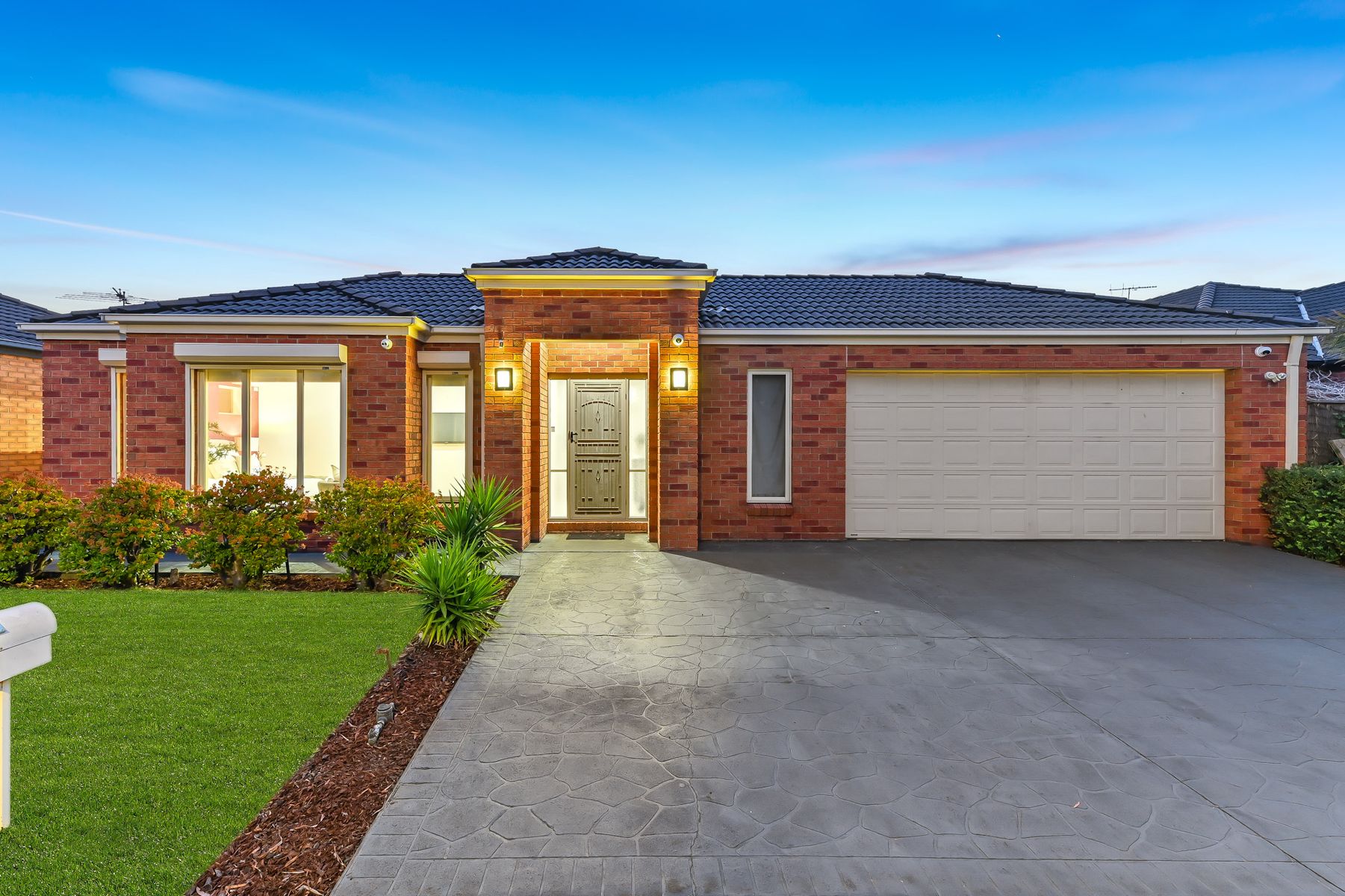 24 Emmaline Crescent, Keysborough, VIC 3173, Keysborough - Thumbnail 2