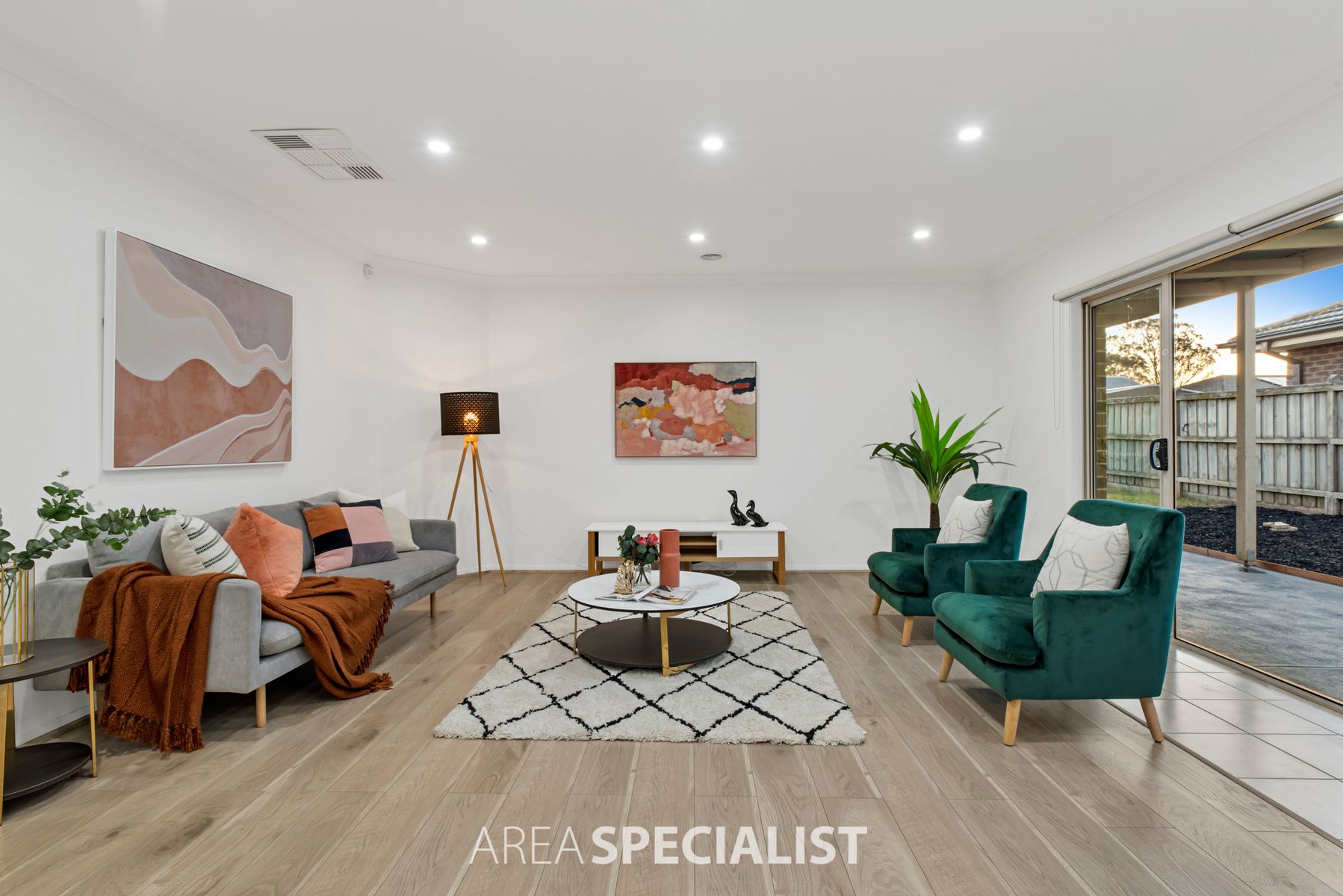 5 Rocky Street, Cranbourne East, VIC 3977, Cranbourne East - Thumbnail 2