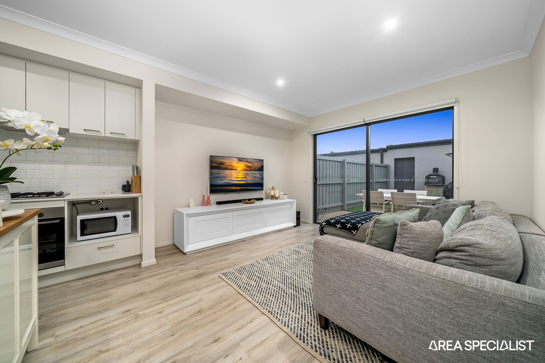 33B Odeon Avenue, Clyde North, VIC 3978, Clyde North - Thumbnail 4