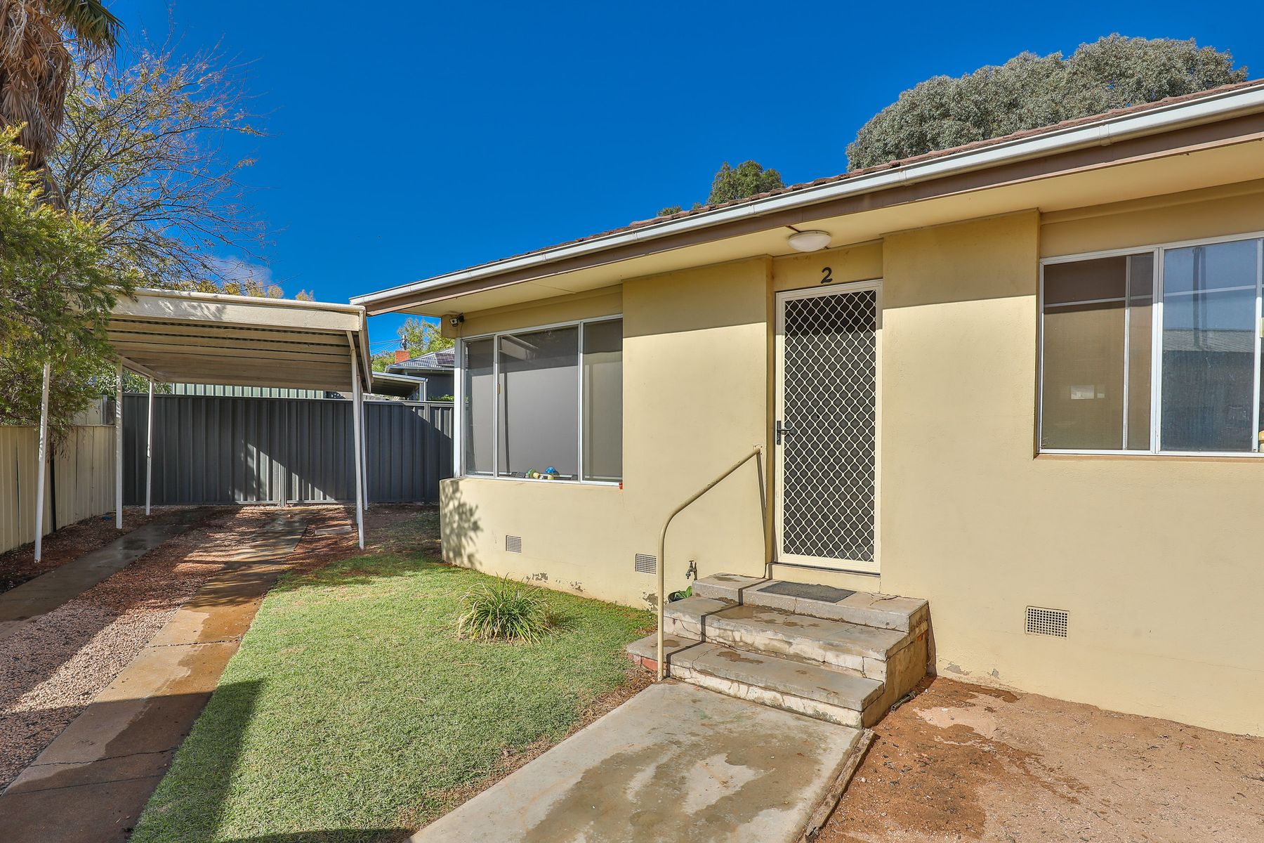 2/10 Cameron Avenue