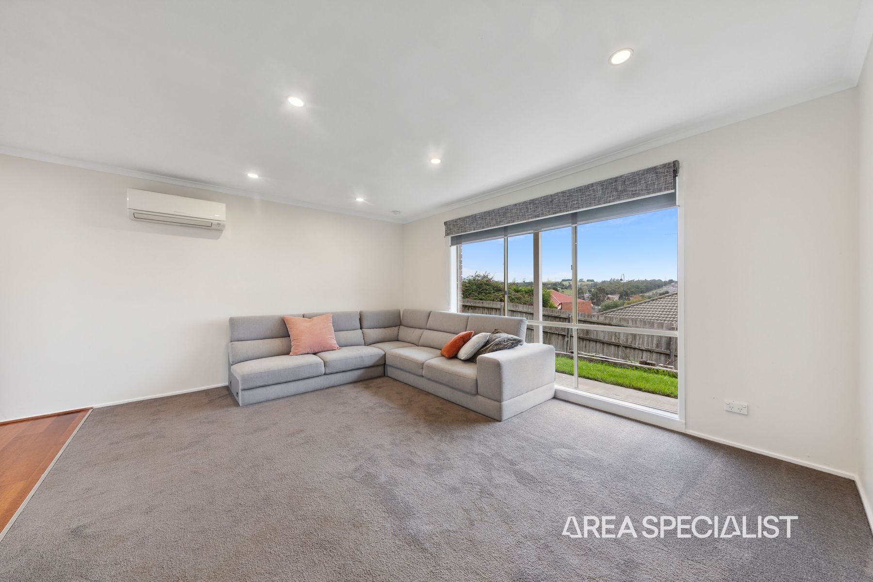 1 Earle Close, Pakenham, VIC 3810, Pakenham - Thumbnail 4