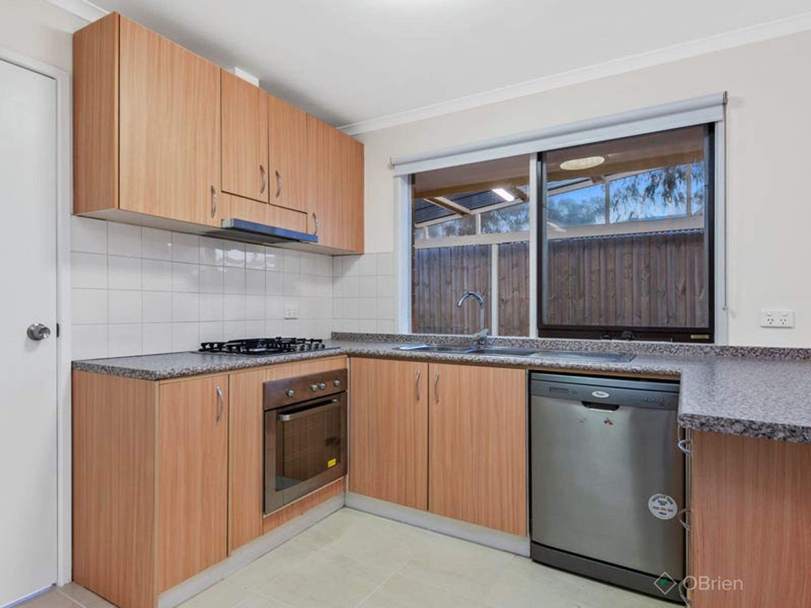 53 Kennington Park Drive, Endeavour Hills, VIC 3802, Endeavour Hills - Thumbnail 4