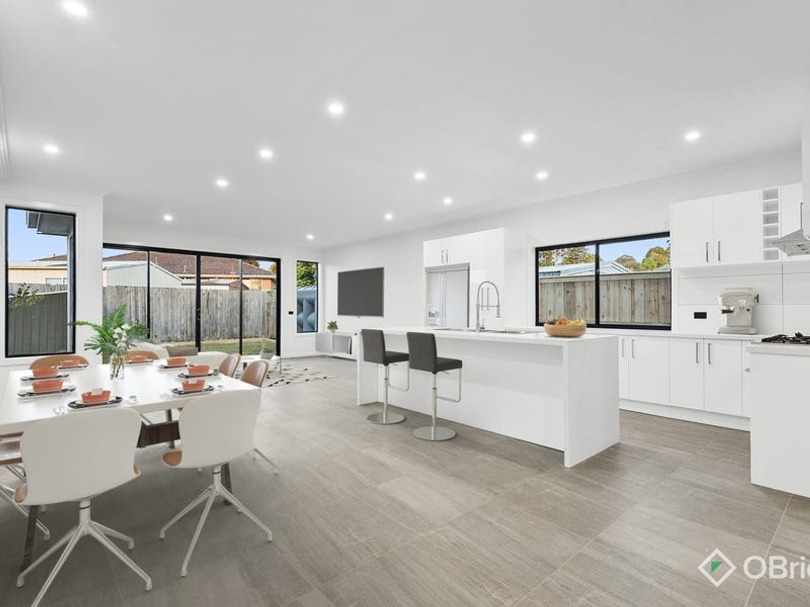 37A Essex Park Drive, Endeavour Hills, VIC 3802, Endeavour Hills - Thumbnail 2