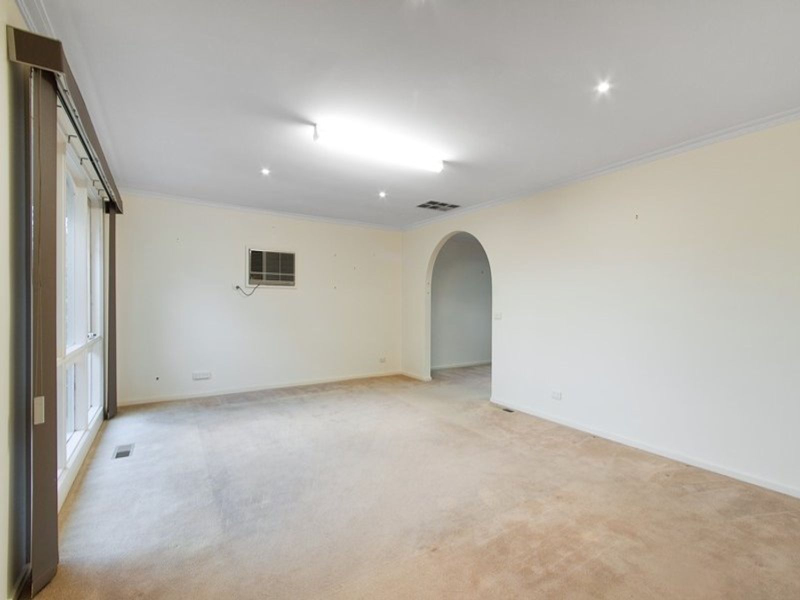 10 Cheviot Road, Keysborough, VIC 3173, Keysborough - Thumbnail 2
