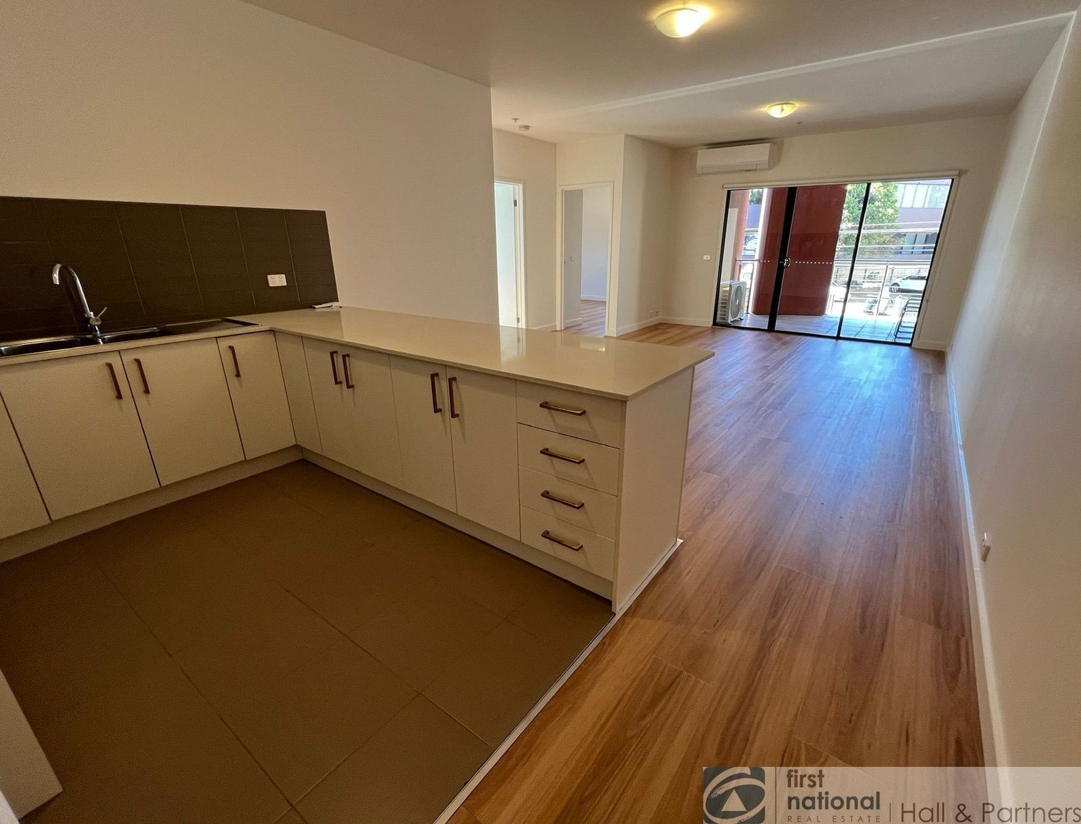8/3 Close Avenue, Dandenong VIC 3175, Dandenong - Thumbnail 3