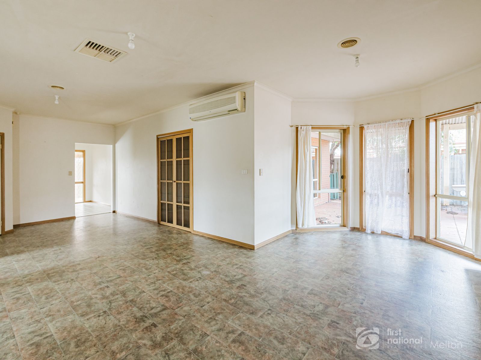 8 Toolern Street, Melton South VIC 3338, Melton South - Thumbnail 5