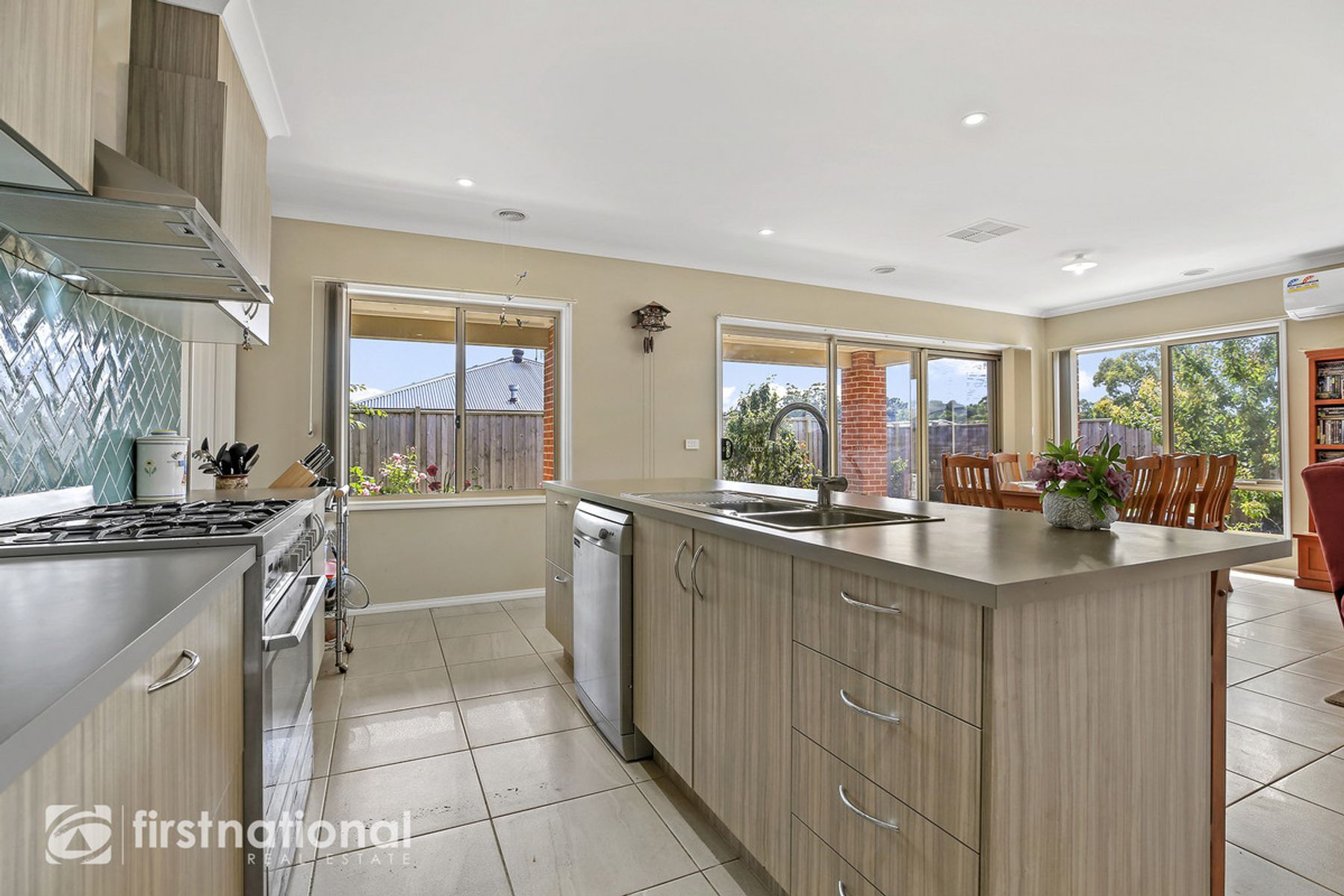 13 Heathland Avenue, Warragul, VIC 3820, Warragul - Thumbnail 5
