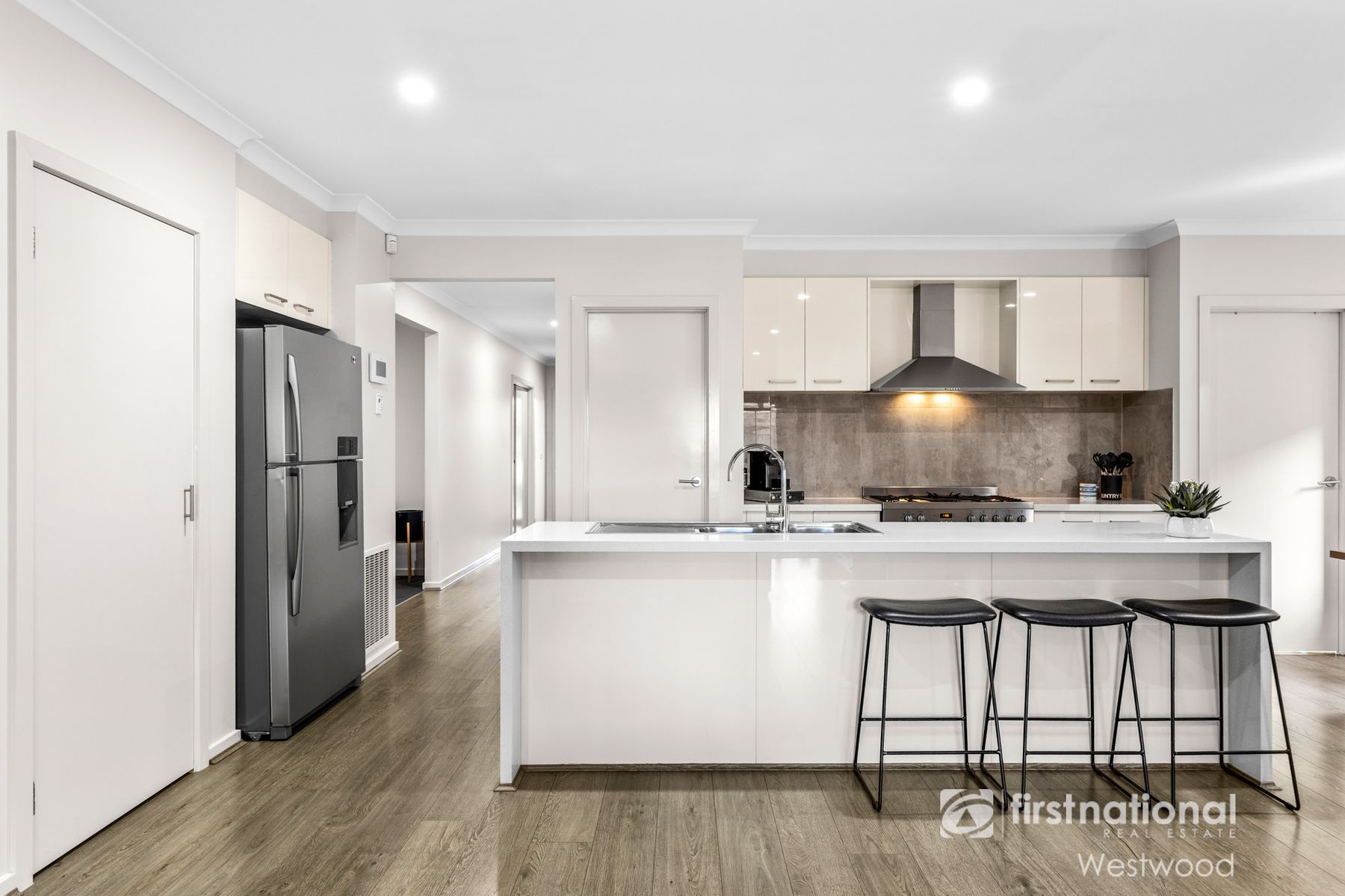 45 District Avenue, Werribee VIC 3030, Werribee - Thumbnail 3
