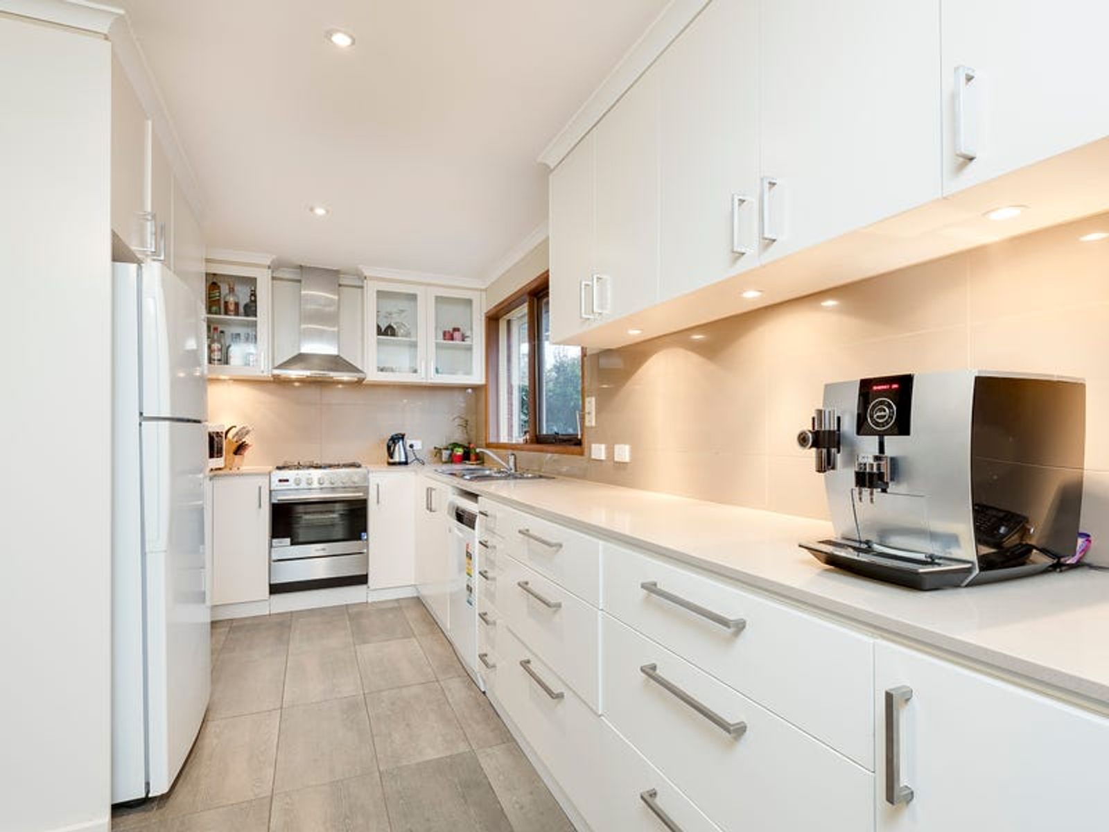 22 Broadwalk Grove, Endeavour Hills, VIC 3802, Endeavour Hills - Thumbnail 2