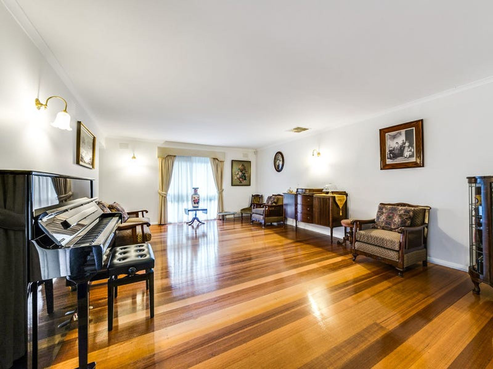 2 Jordan Court, Endeavour Hills, VIC 3802, Endeavour Hills - Thumbnail 2