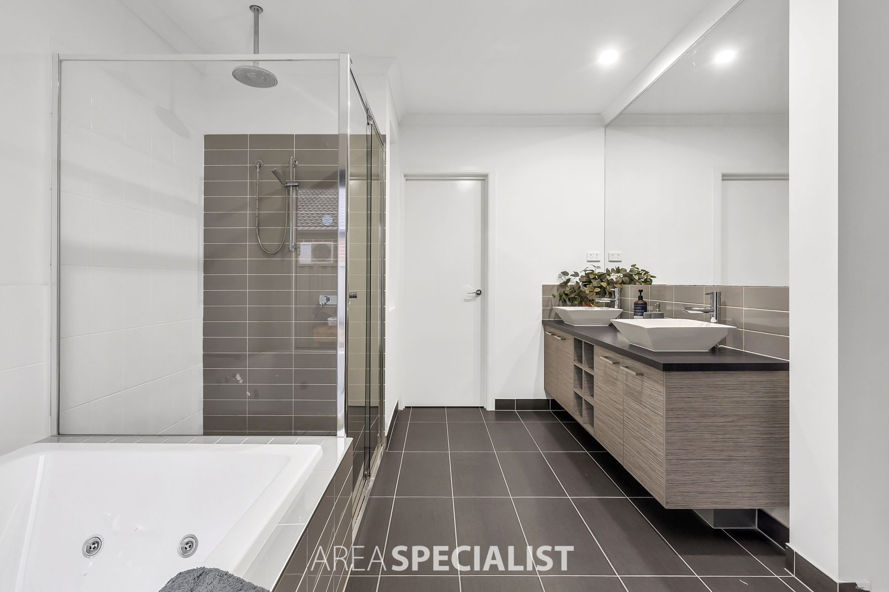 8 Tanner Avenue, Cranbourne East, VIC 3977, Cranbourne East - Thumbnail 7