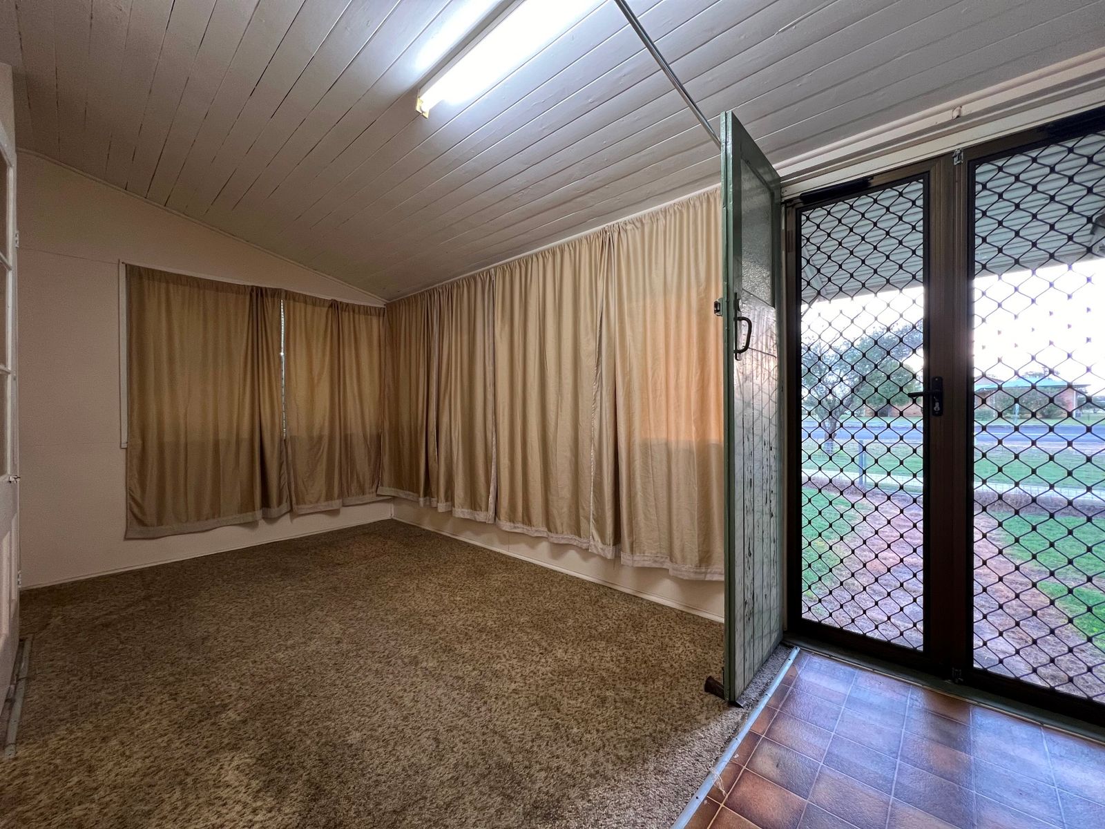 56 Dawson Street, Miles QLD 4415, Miles - Thumbnail 3