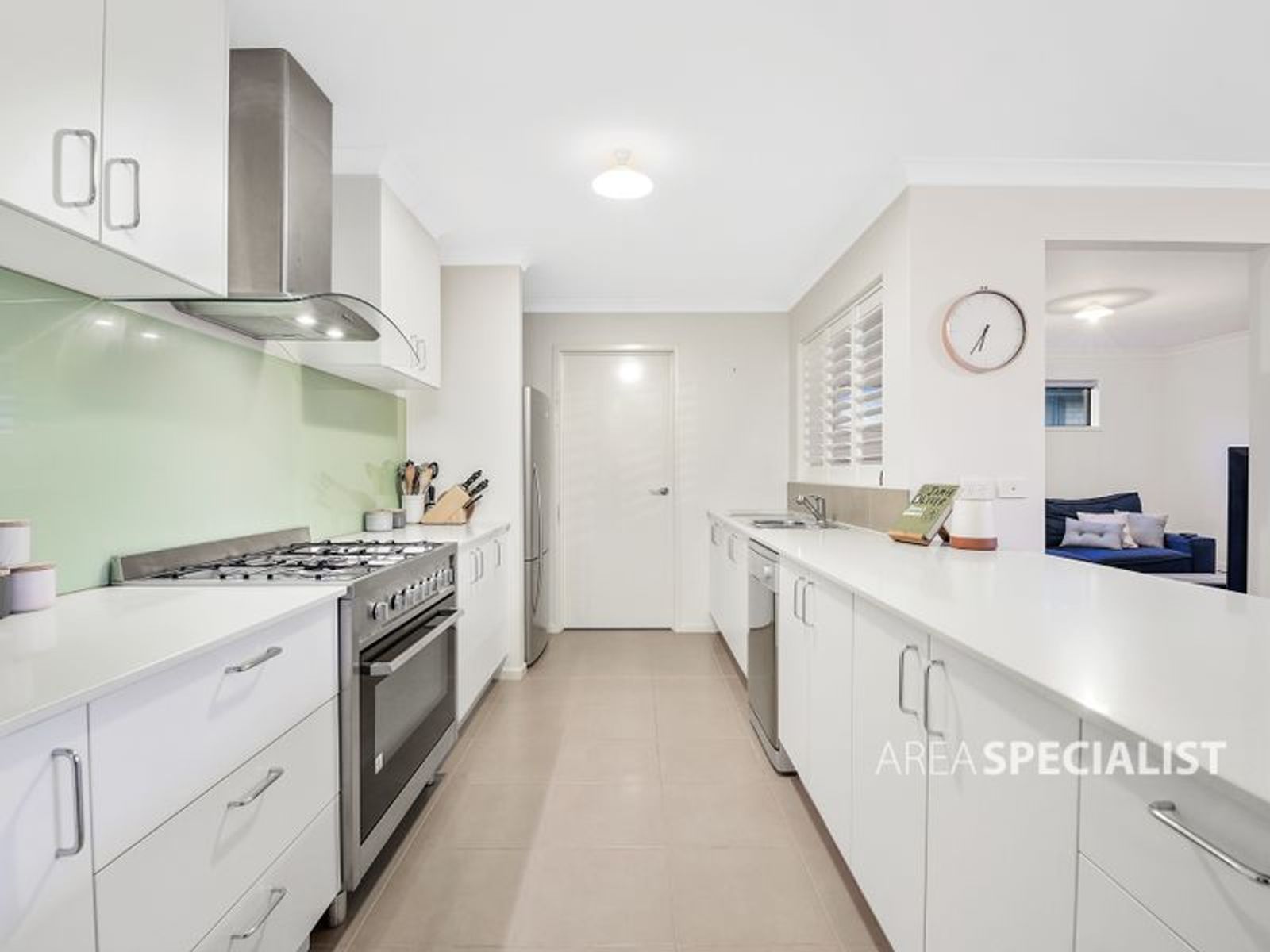 17 Minerva Avenue, Cranbourne West, VIC 3977, Cranbourne West - Thumbnail 3