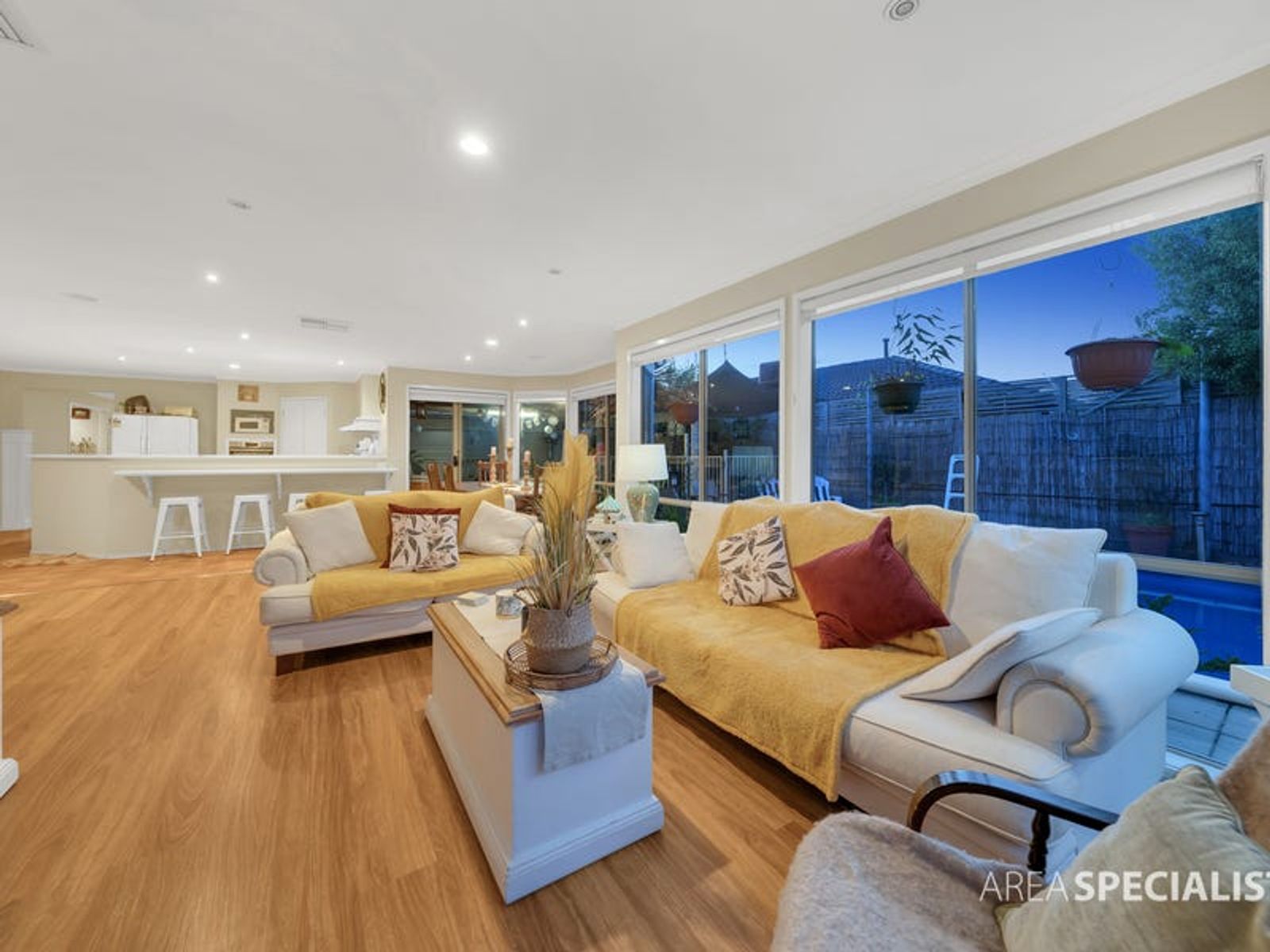 10 McCartney Drive, Narre Warren South, VIC 3805, Narre Warren South - Thumbnail 3