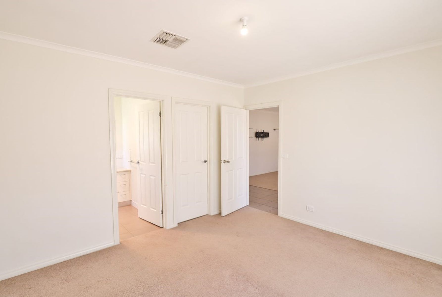 2/6 Golden Grove, Red Cliffs VIC 3496, Red Cliffs - Thumbnail 4