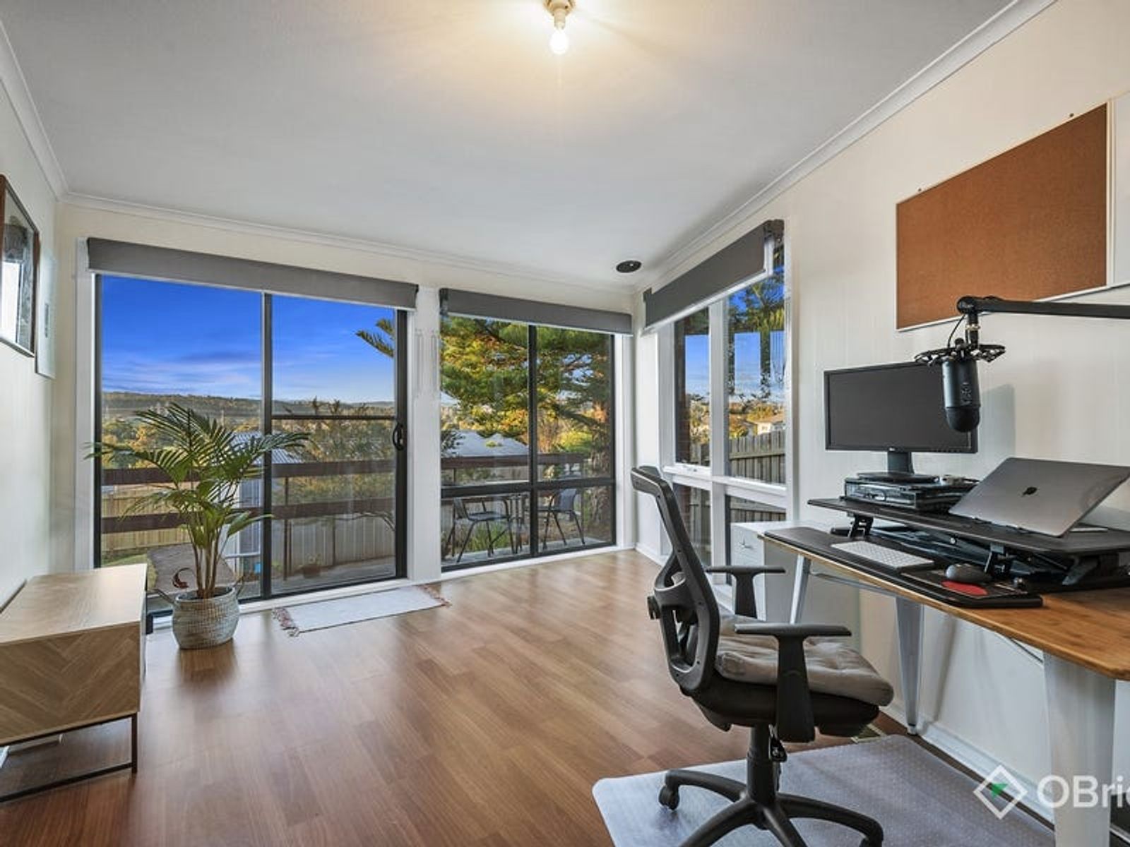 8 Heatherdew Close, Endeavour Hills, VIC 3802, Endeavour Hills - Thumbnail 3