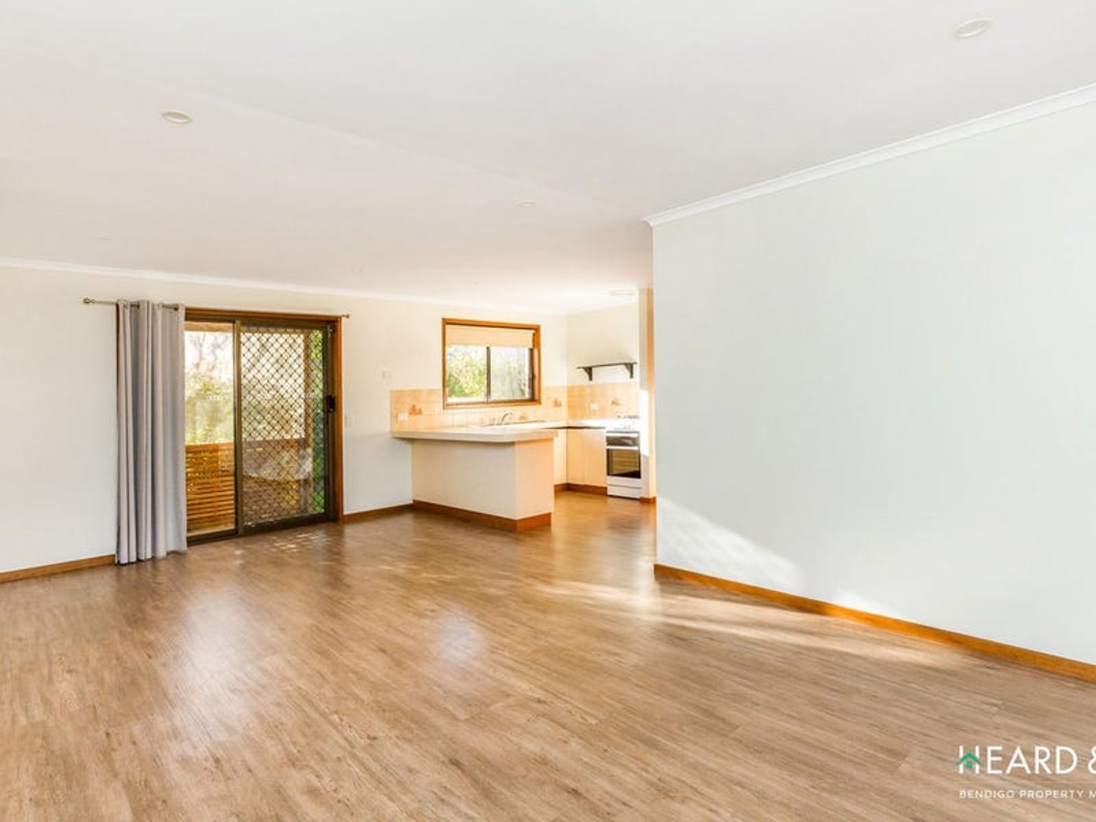 1/156 Olympic Parade, Golden Square VIC 3555, Golden Square - Thumbnail 2