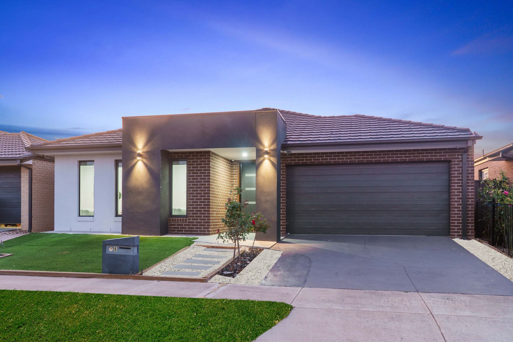 8 Atherton Way, Werribee, VIC 3030, Werribee - Thumbnail 3