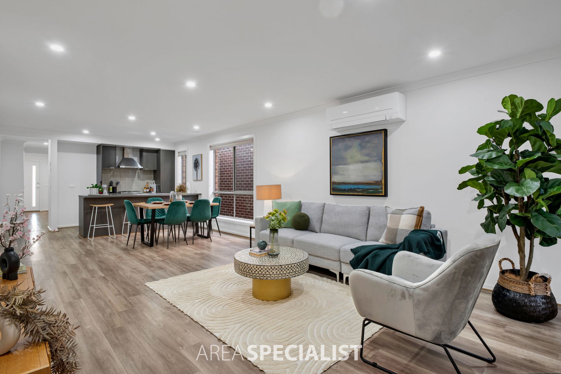 92 Grande Belmond Avenue, Cranbourne East, VIC 3977, Cranbourne East - Thumbnail 3