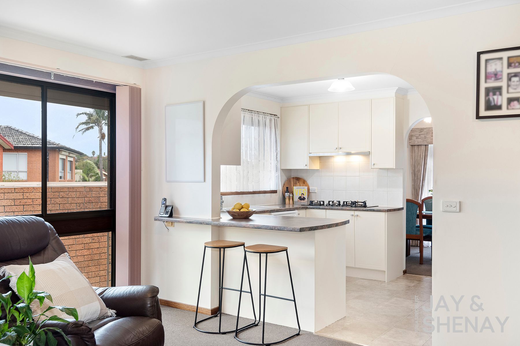 9 Joseph Banks Crescent, Endeavour Hills, Endeavour Hills - Thumbnail 5