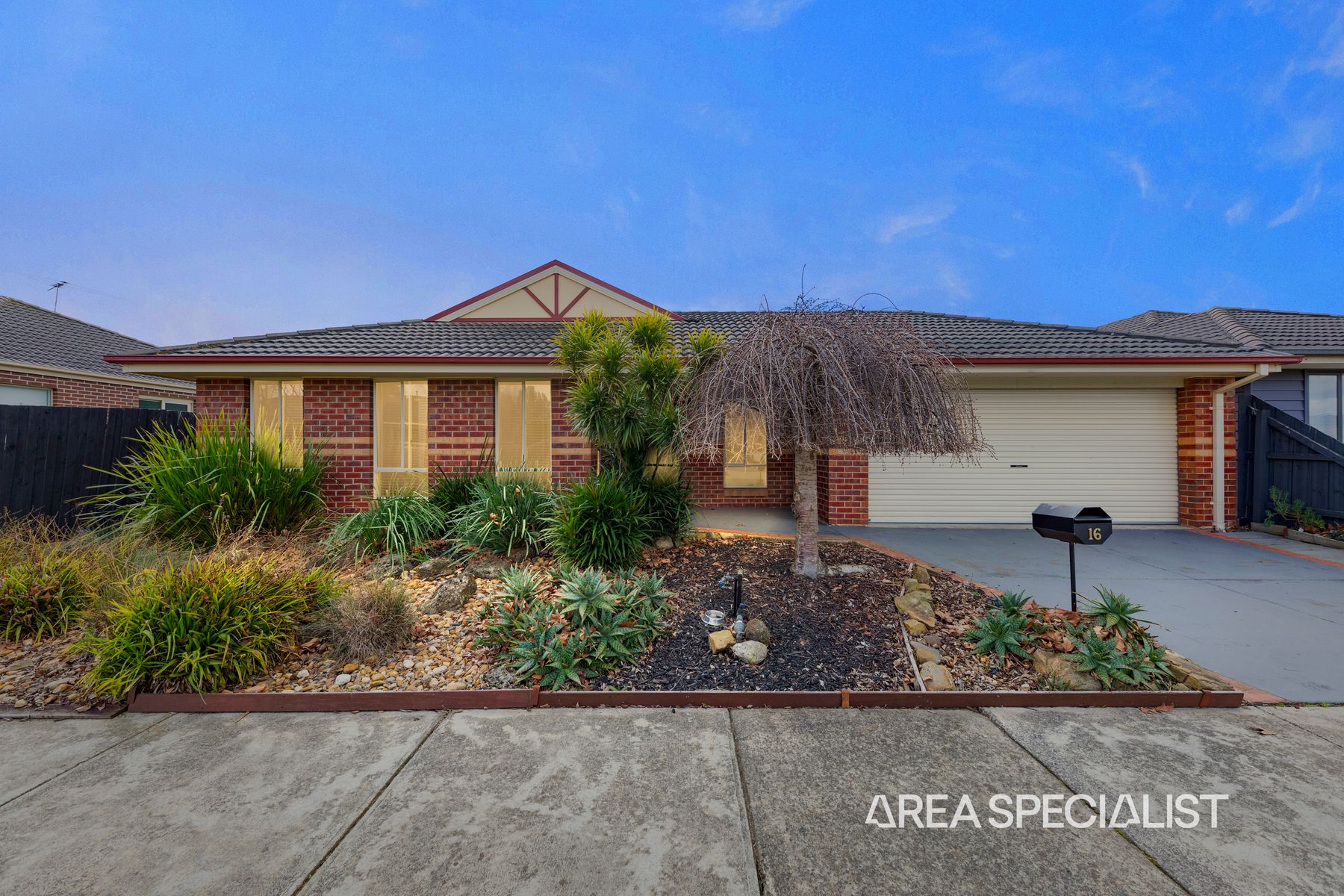 16 Sweet Pea Drive, Pakenham, VIC 3810, Pakenham - Thumbnail 2