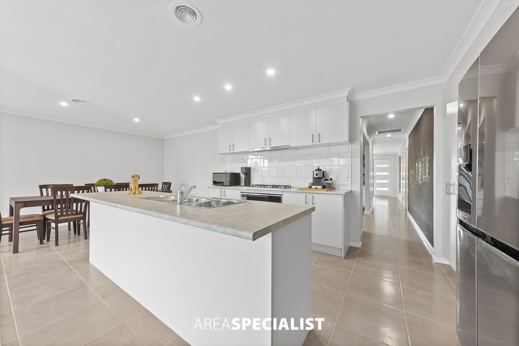14 Summit Drive, Pakenham, VIC 3810, Pakenham - Thumbnail 3