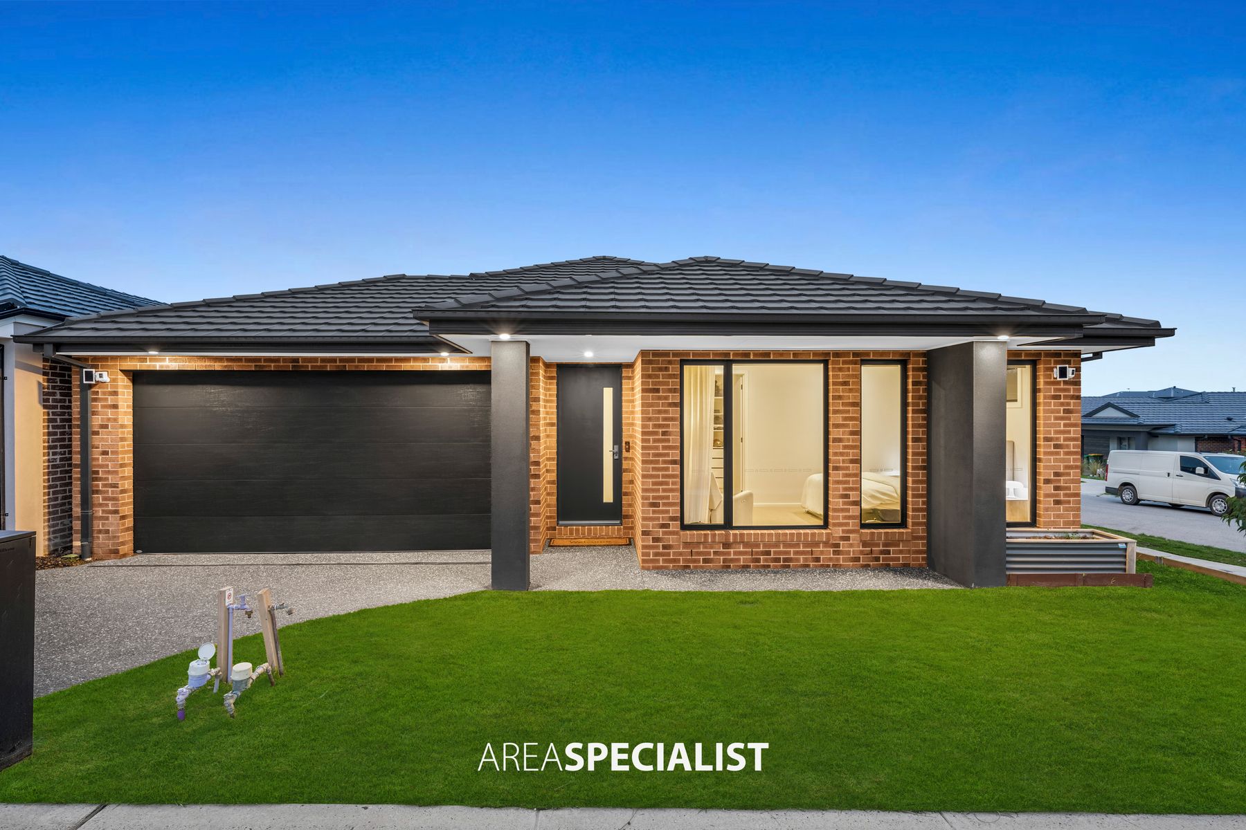 18 Silverstar Street, Pakenham, Pakenham - Thumbnail 2