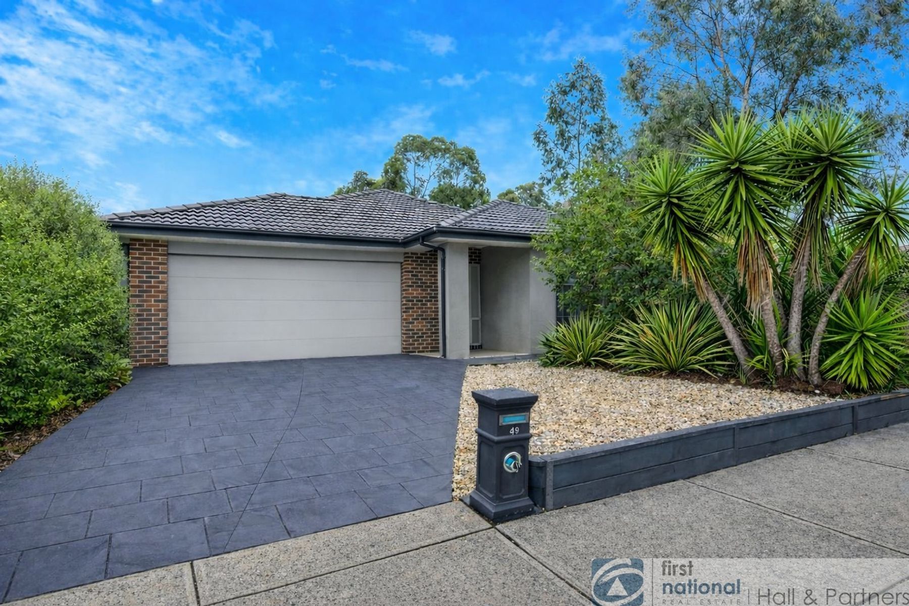 49 Selandra Boulevard, Clyde North VIC 3978, Clyde North - Thumbnail 2