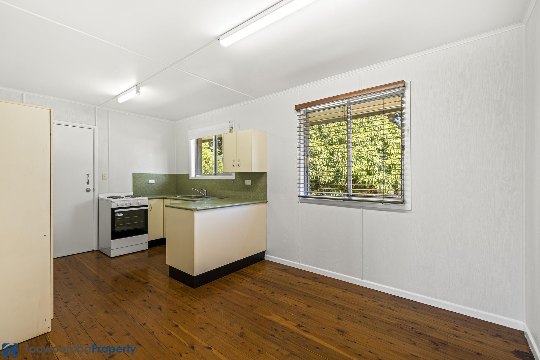 64 Sardon Street, Centenary Heights QLD 4350, Centenary Heights - Thumbnail 3