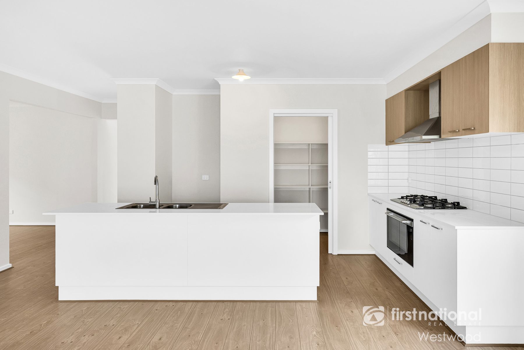18 Jenkins Street, Werribee VIC 3030, Werribee - Thumbnail 2