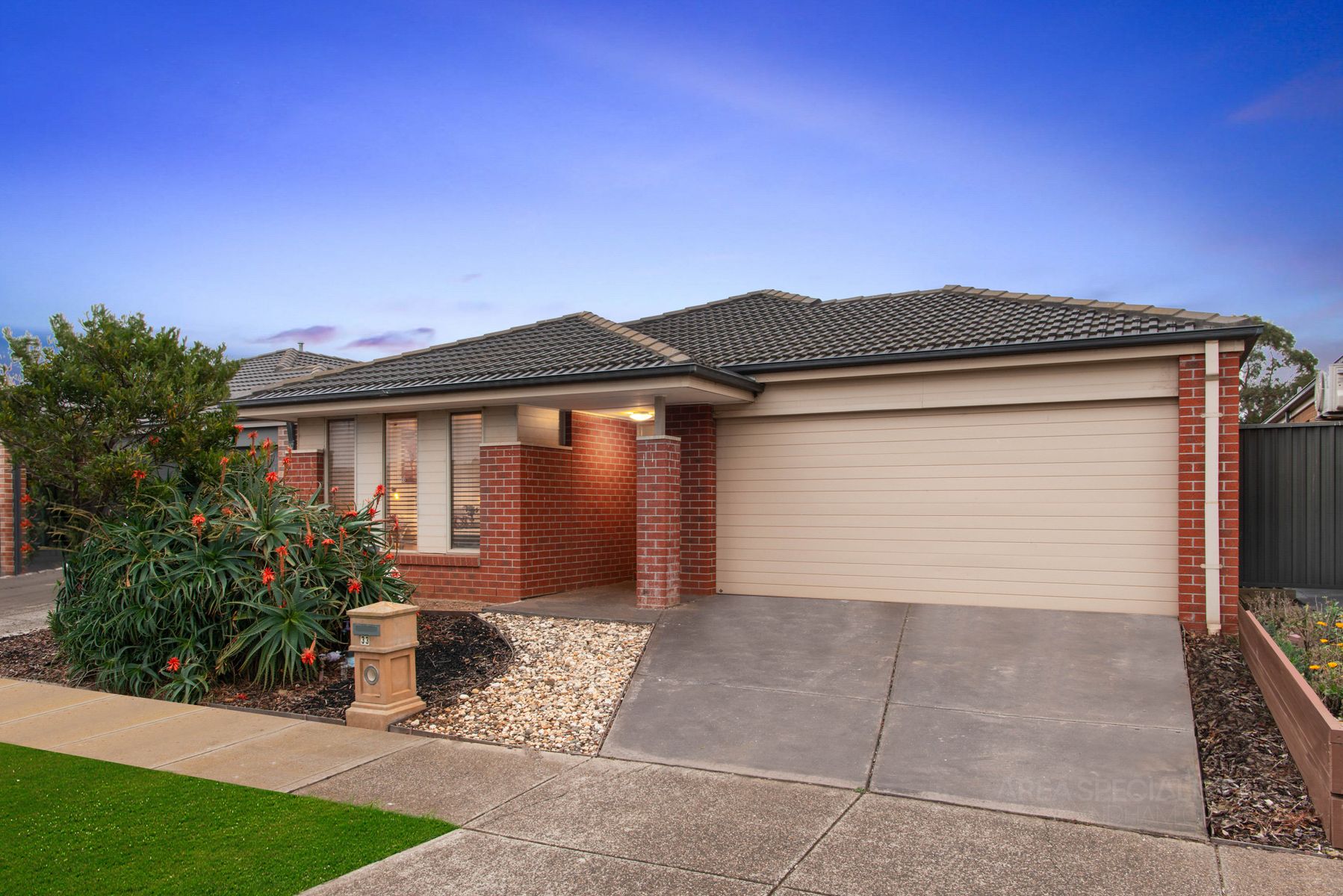 33 Brockwell Crescent, Manor Lakes, VIC 3024, Manor Lakes - Thumbnail 3