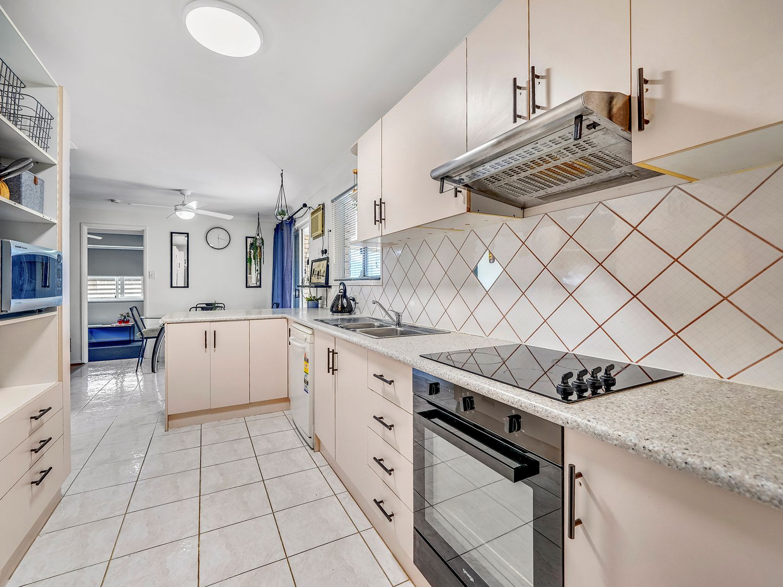 4 McKenzie Court, Crestmead QLD 4132, Crestmead - Thumbnail 4