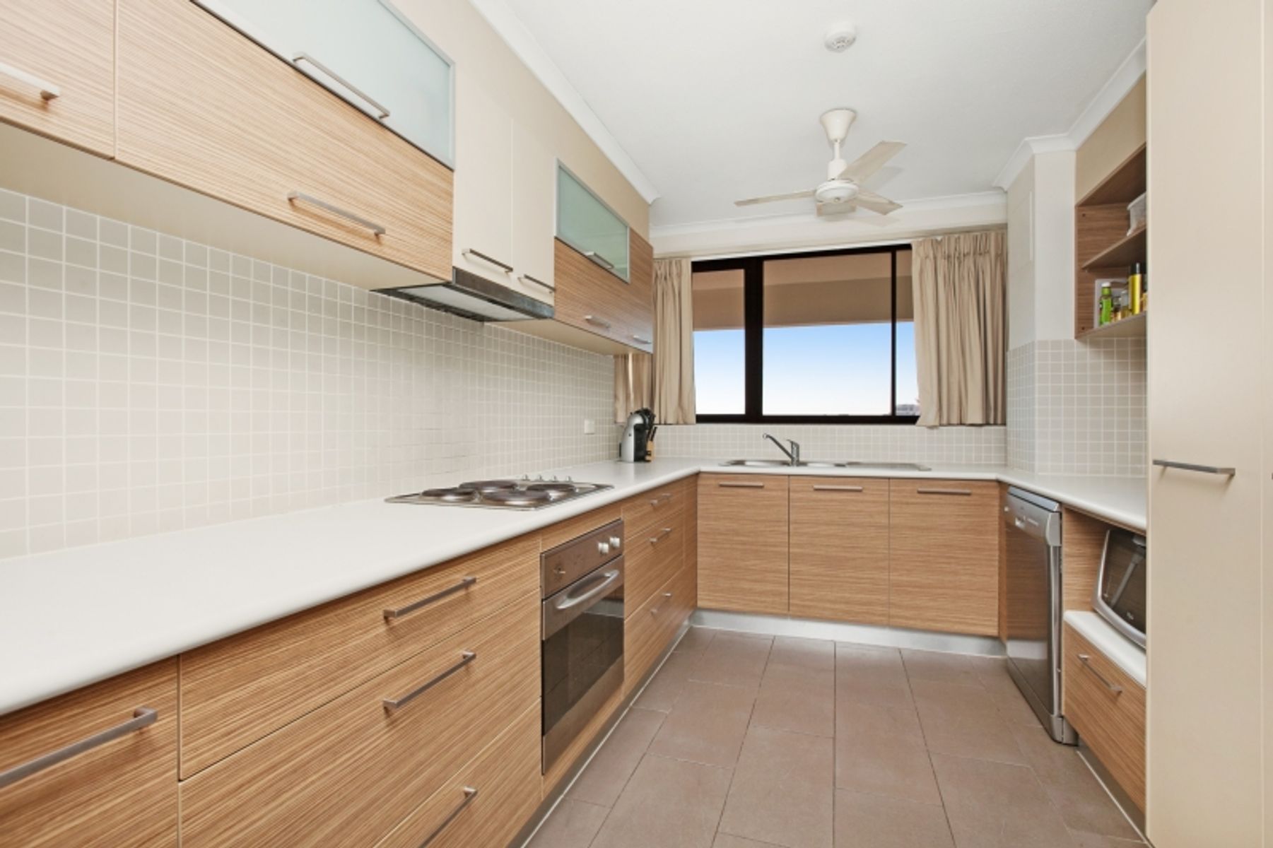 27/93 Smith Street, Darwin City NT 0800, Darwin City - Thumbnail 3