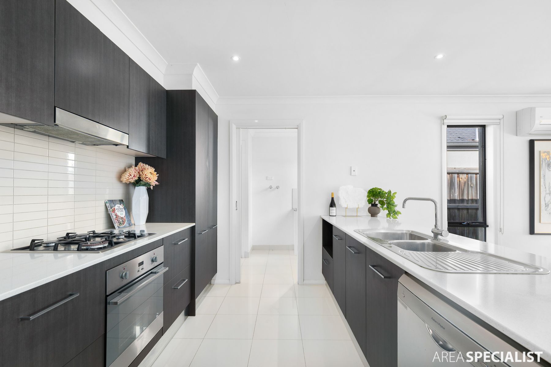 5 Giverny Close, Burnside Heights, VIC 3023, Burnside Heights - Thumbnail 5