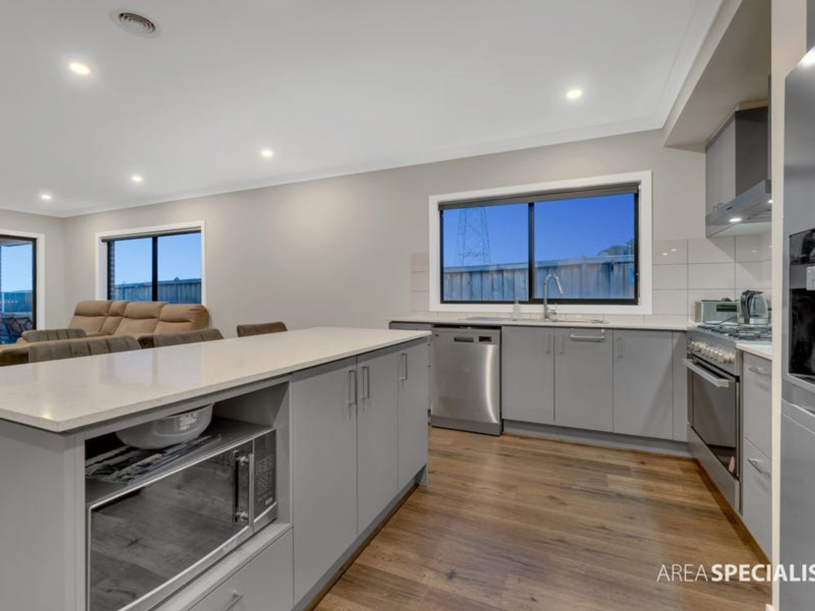 25 Gresall Street, Clyde North, VIC 3978, Clyde North - Thumbnail 7