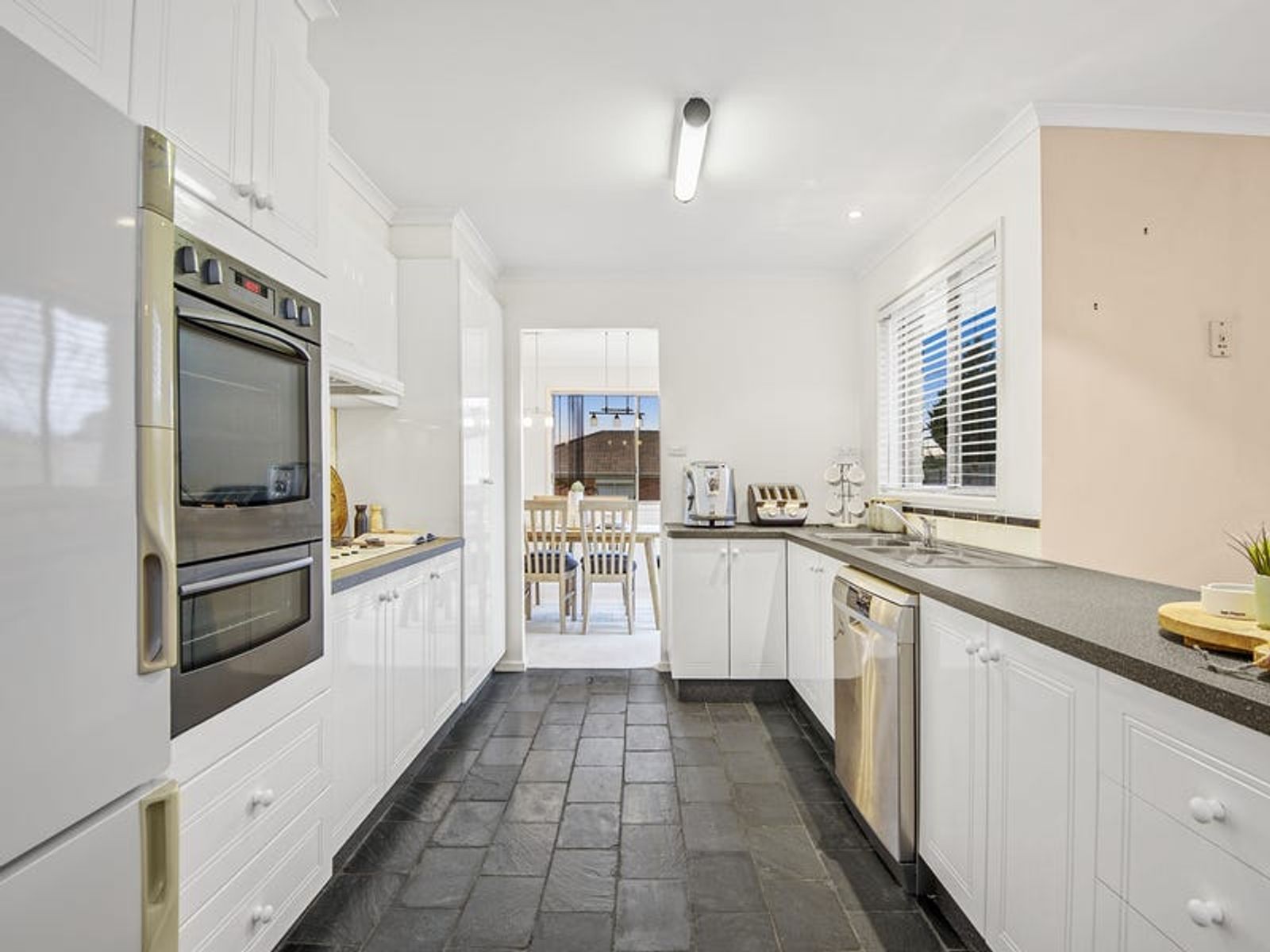 119 Gleneagles Drive, Endeavour Hills, VIC 3802, Endeavour Hills - Thumbnail 3
