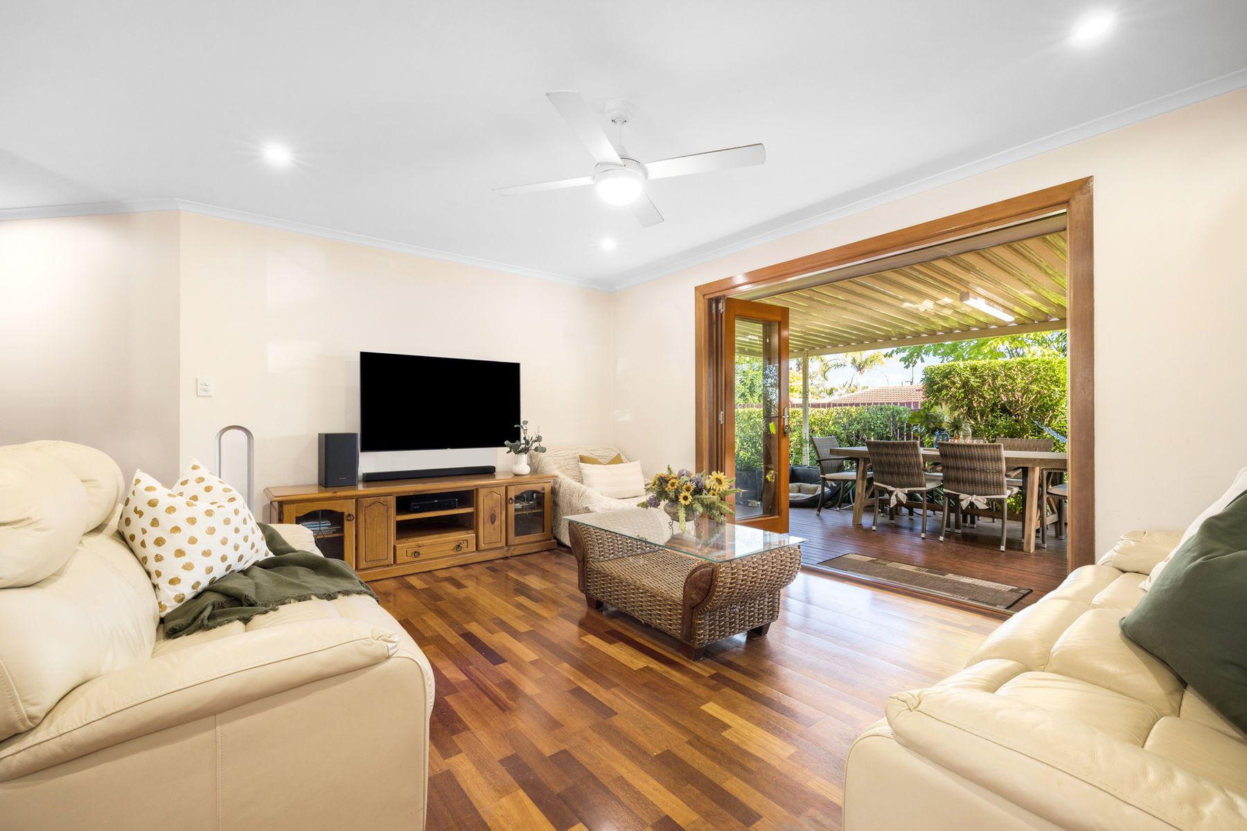 9 Stacey Court, Crestmead QLD 4132, Crestmead - Thumbnail 2