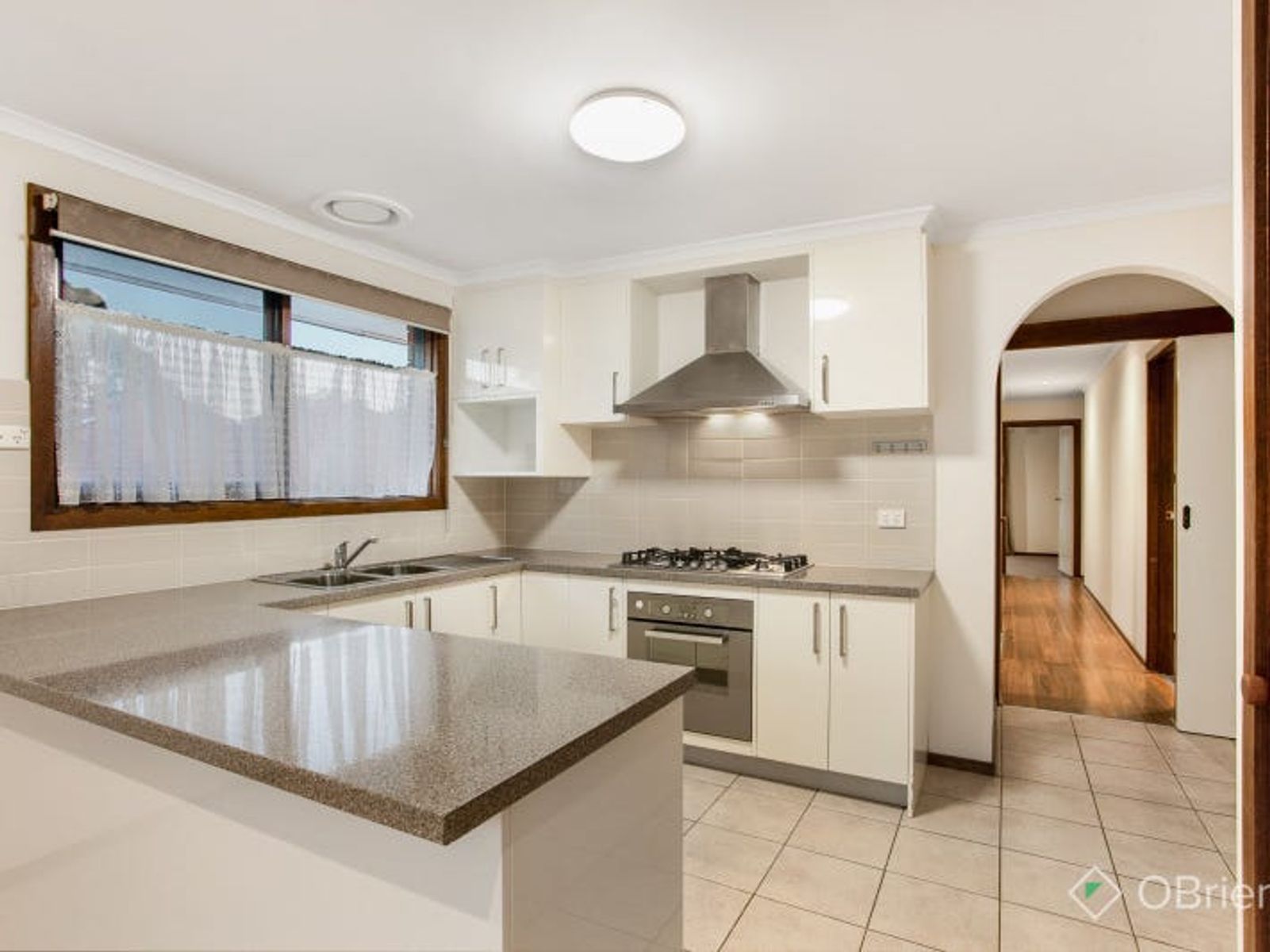 2 Robert Molyneux Avenue, Endeavour Hills, VIC 3802, Endeavour Hills - Thumbnail 3